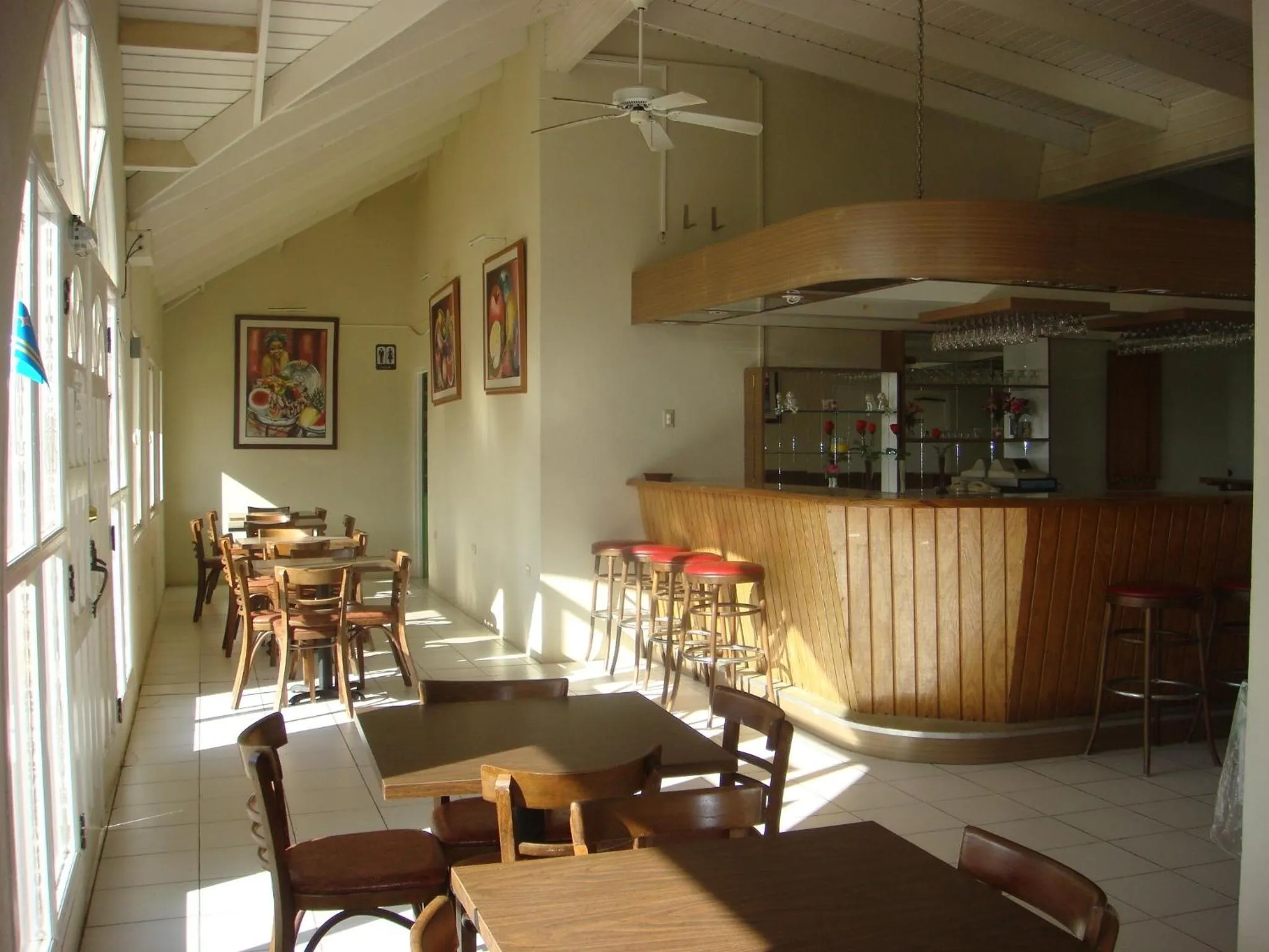 Restaurant/places to eat in Coconut Inn