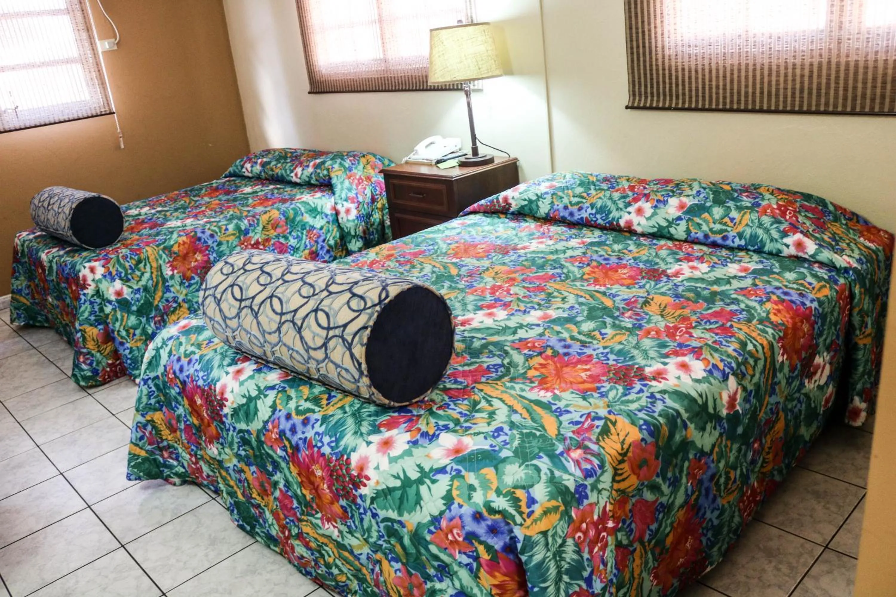 Bedroom, Bed in Coconut Inn