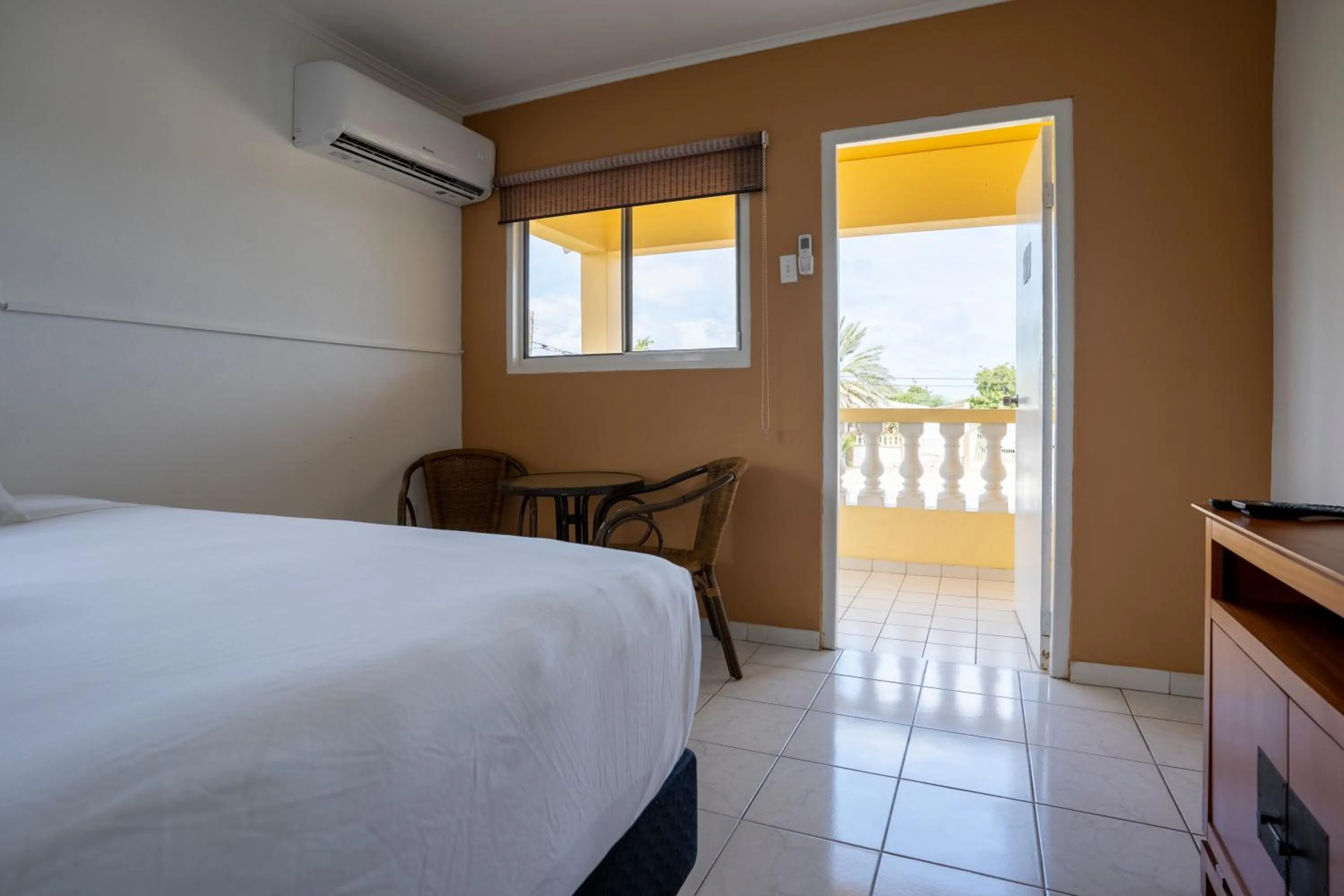 Bedroom, Bed in Coconut Inn