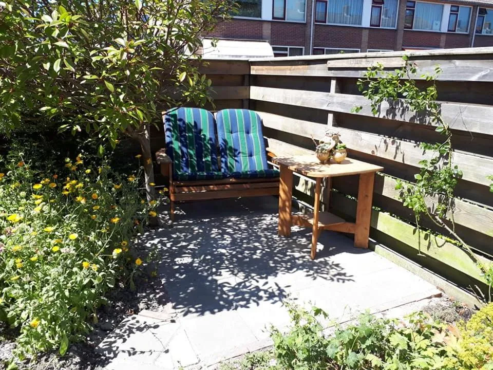 Balcony/Terrace in B&B De Blauwe Tulp