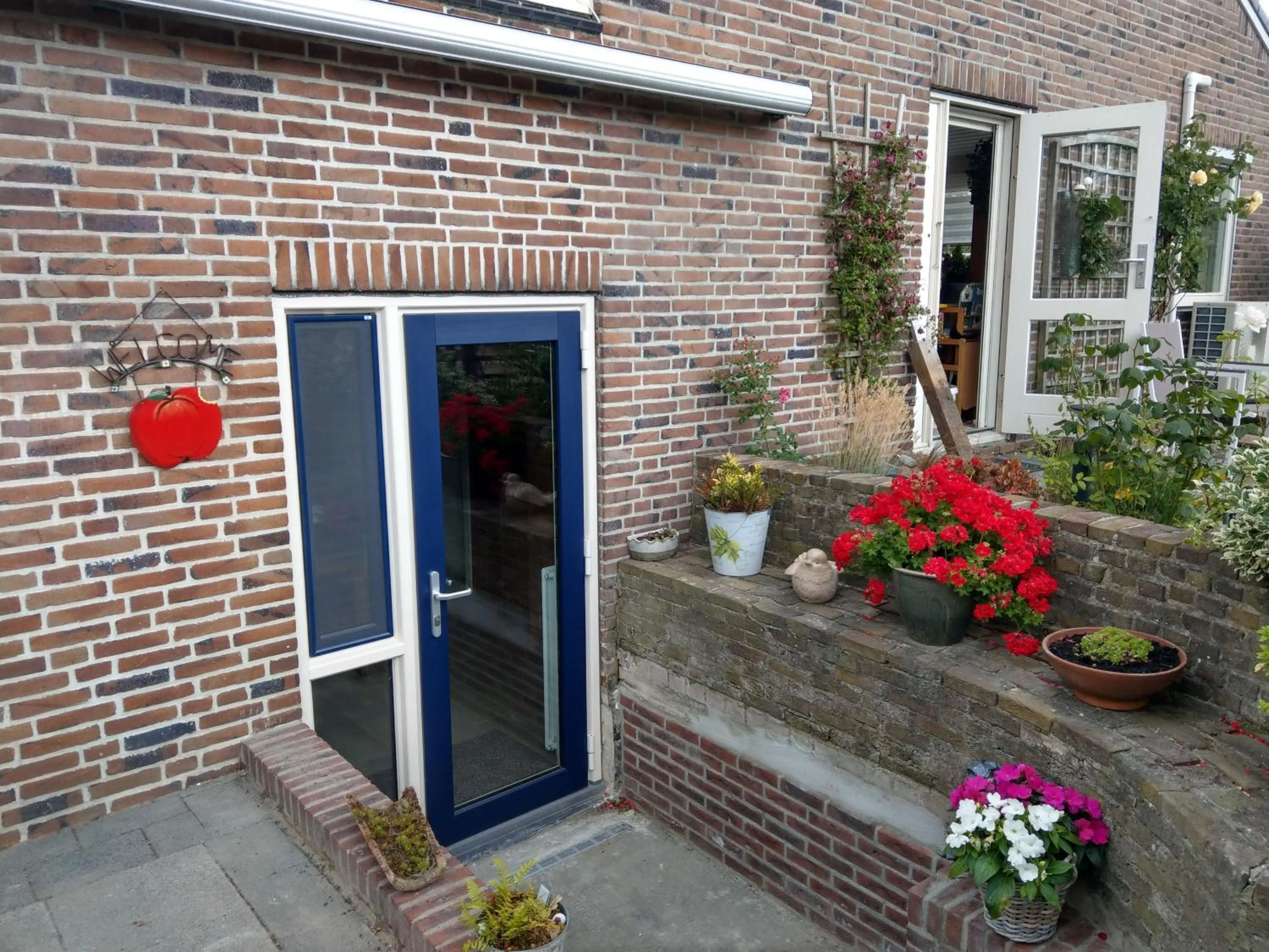 Facade/entrance in B&B De Blauwe Tulp
