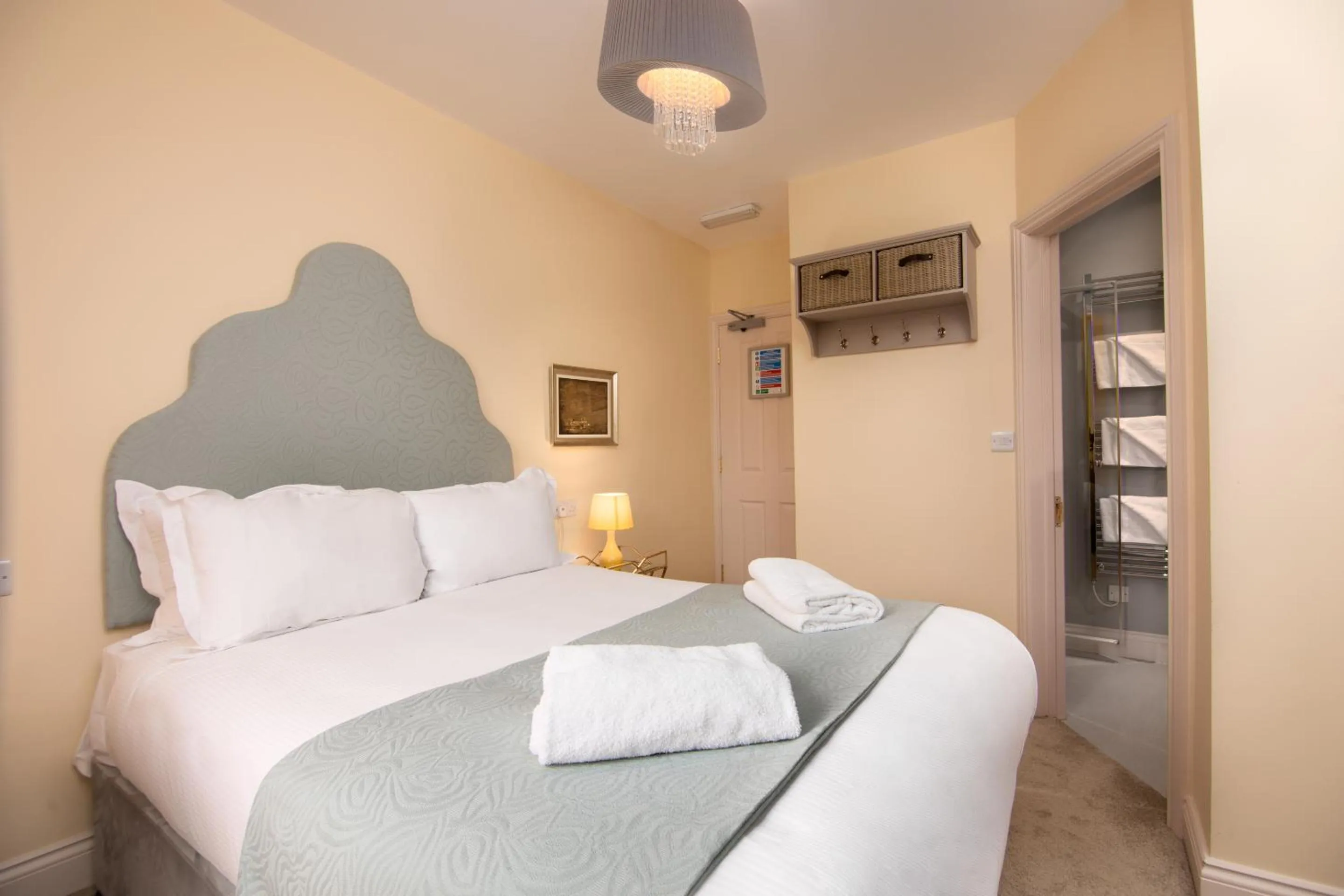 Bedroom, Bed in Caboose