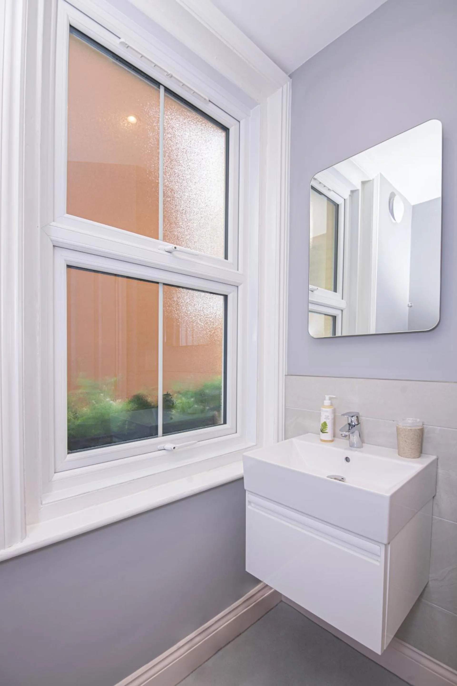 Bathroom, Bed in Caboose