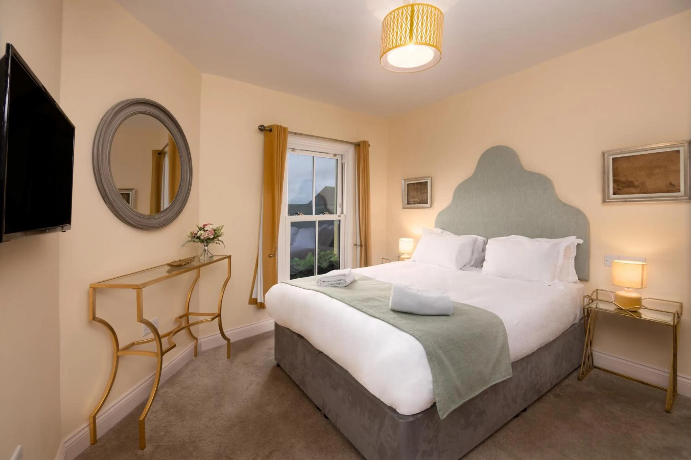 Bedroom, Bed in Caboose