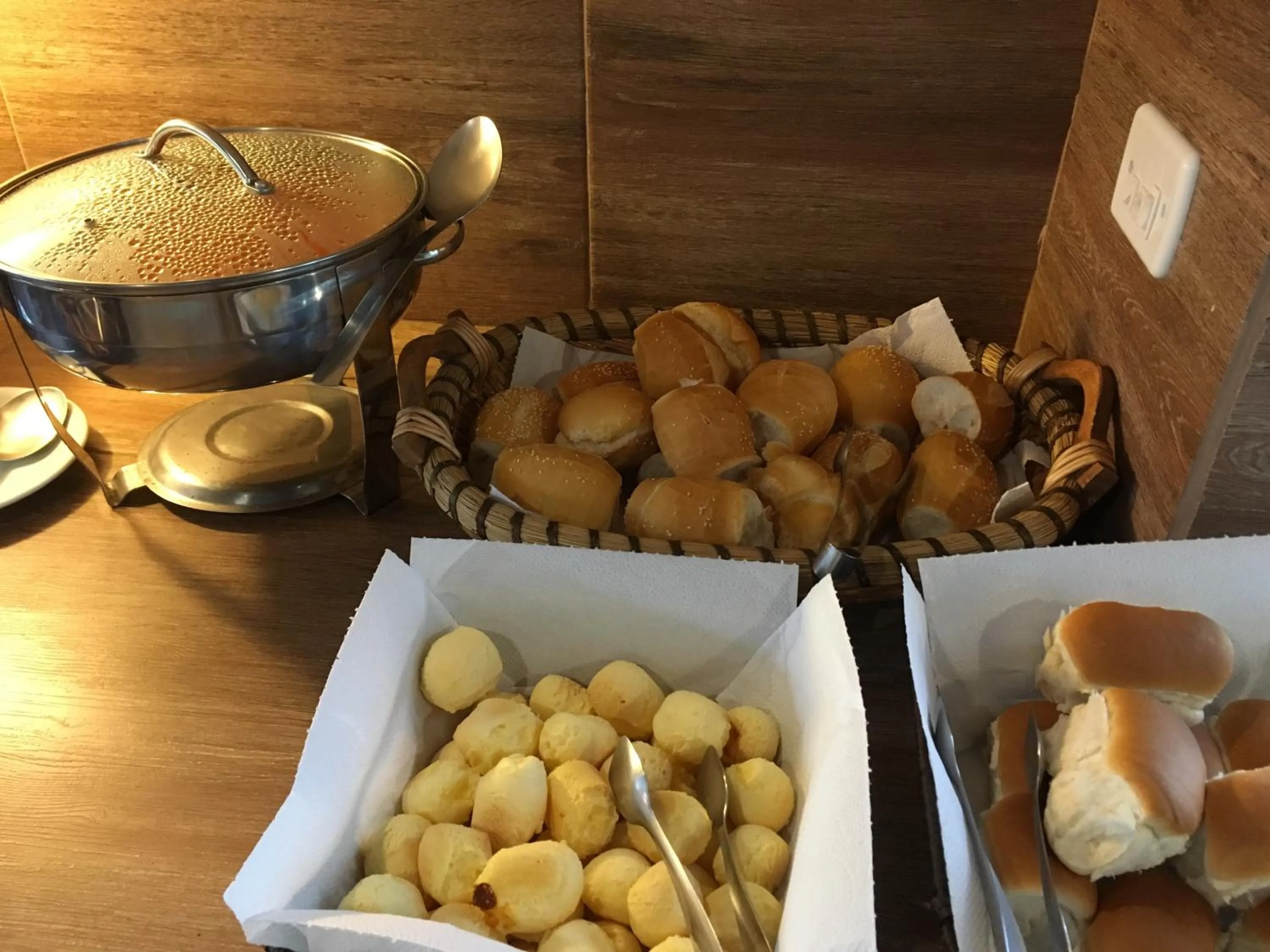 Buffet breakfast in Pousada Canto Grande