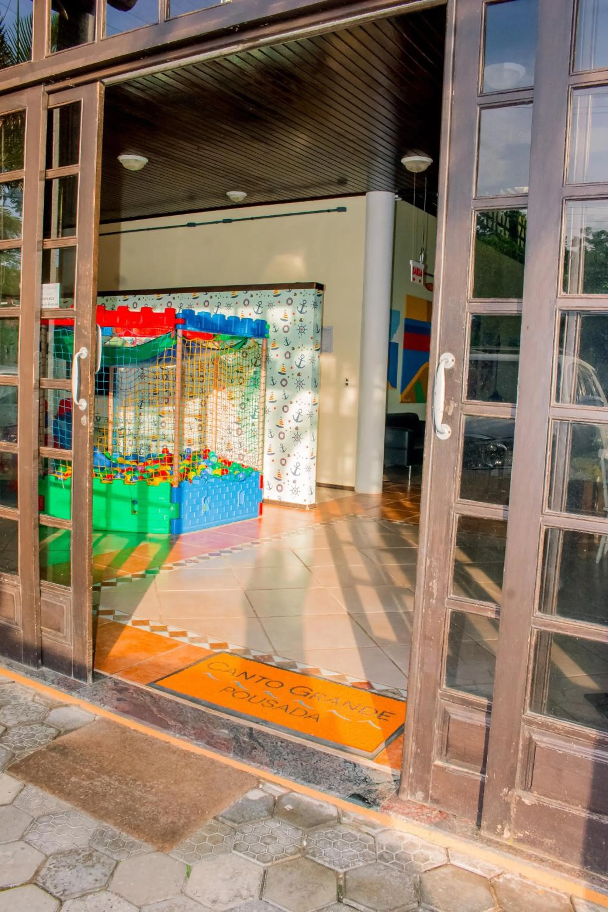 children in Pousada Canto Grande