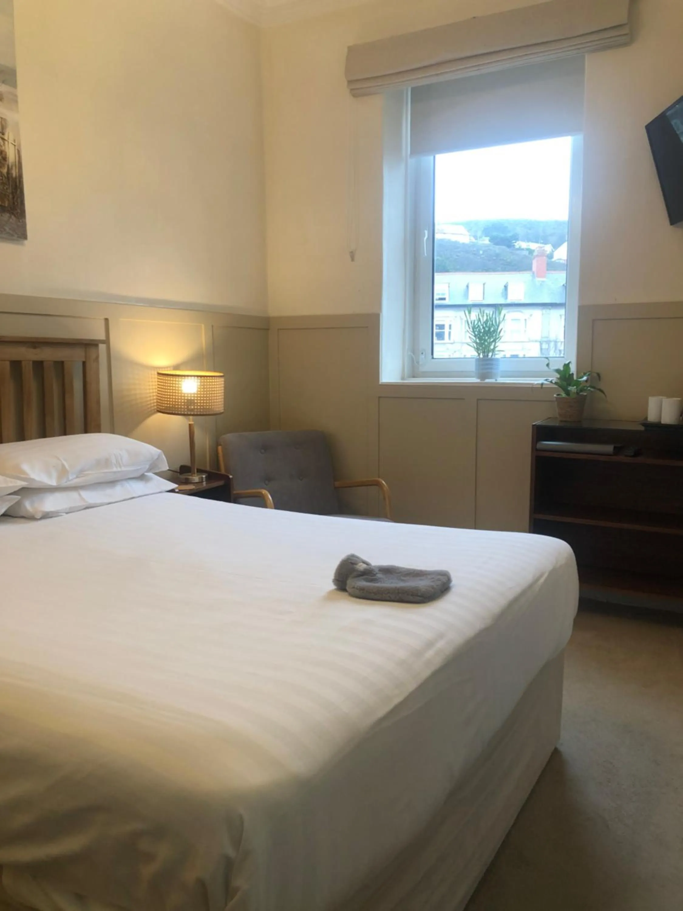 Bed in Helmsman Guesthouse