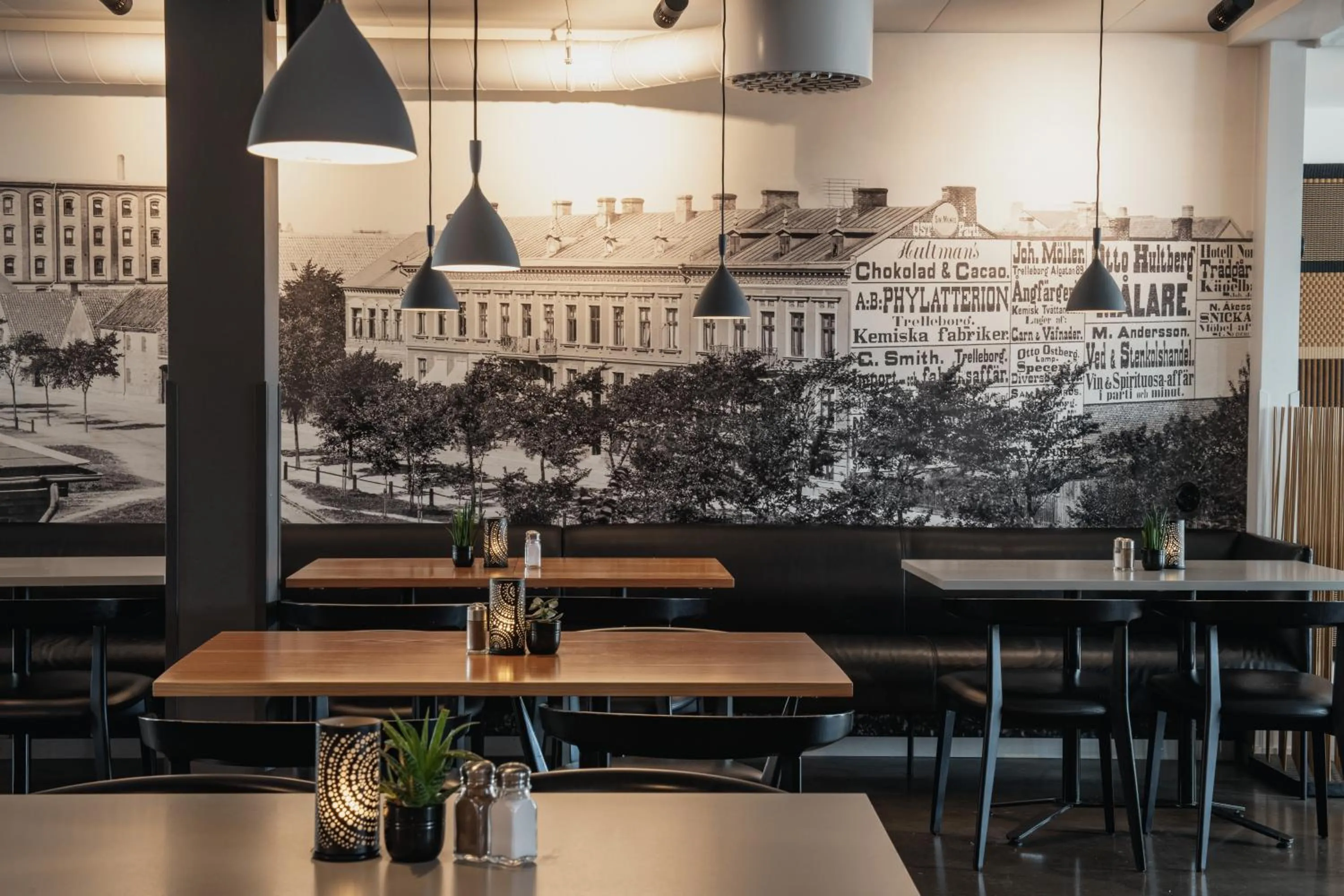 Restaurant/places to eat in Home Hotel Magasinet