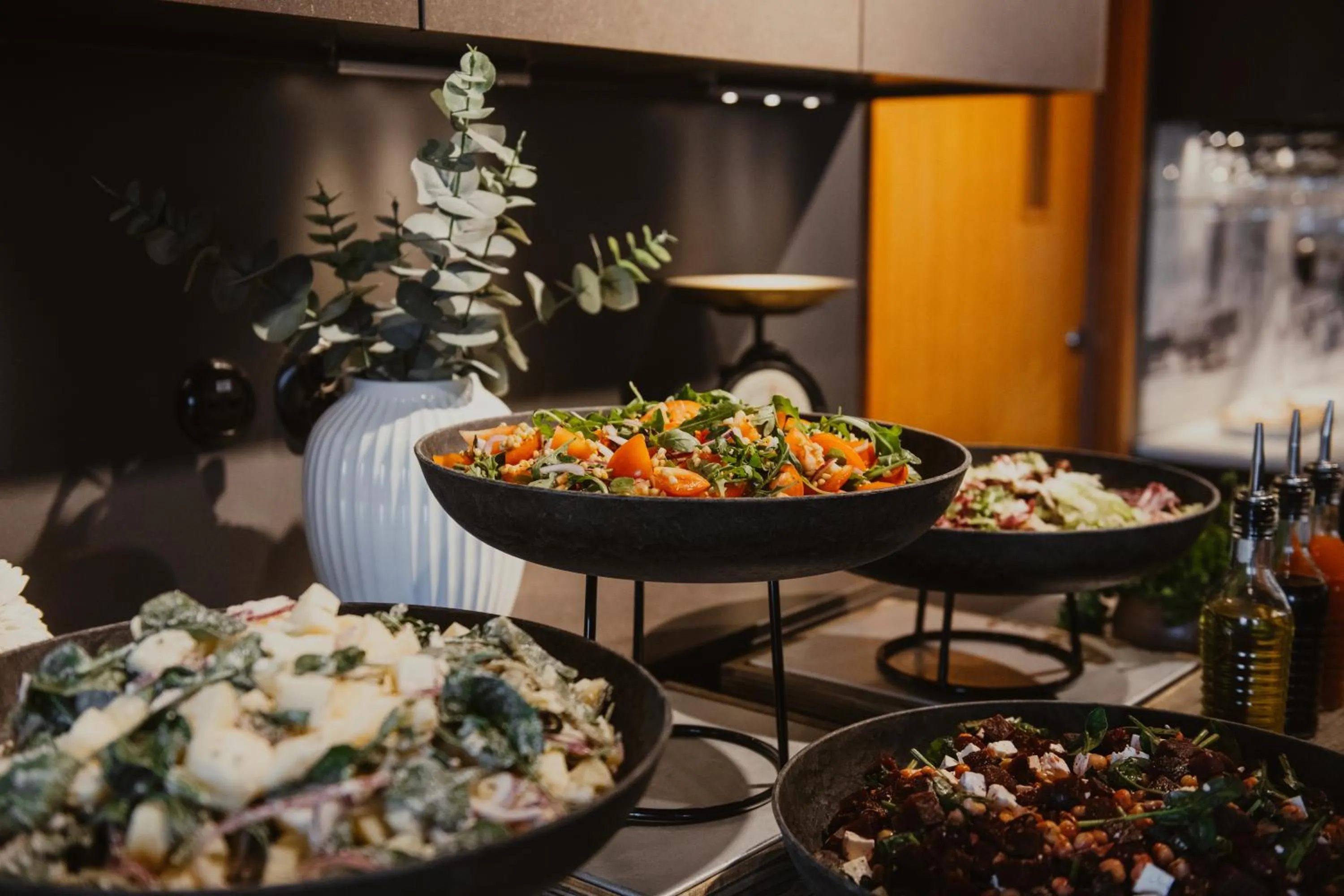 Restaurant/places to eat in Home Hotel Magasinet