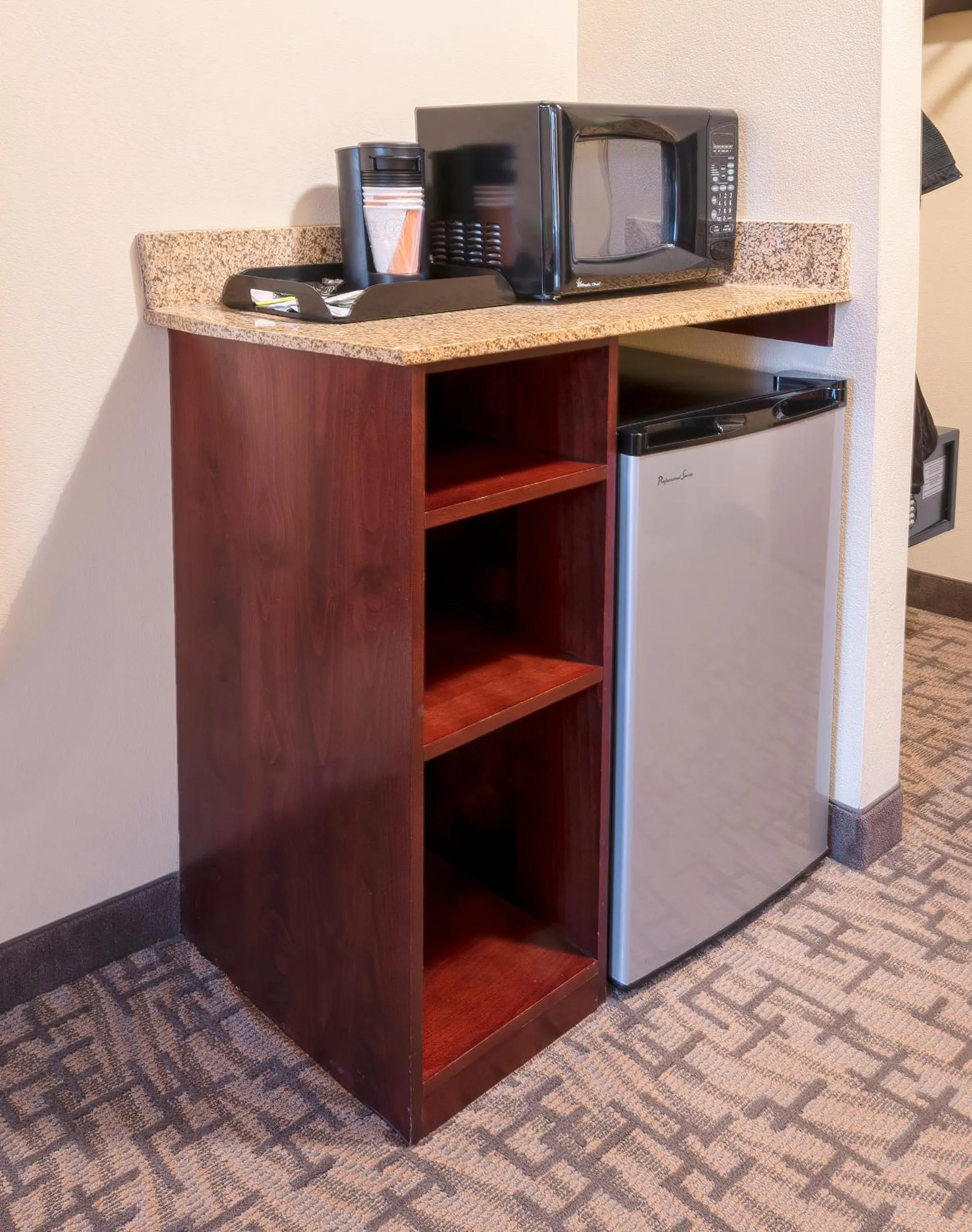 Coffee/tea facilities in Cobblestone Inn & Suites - Durand