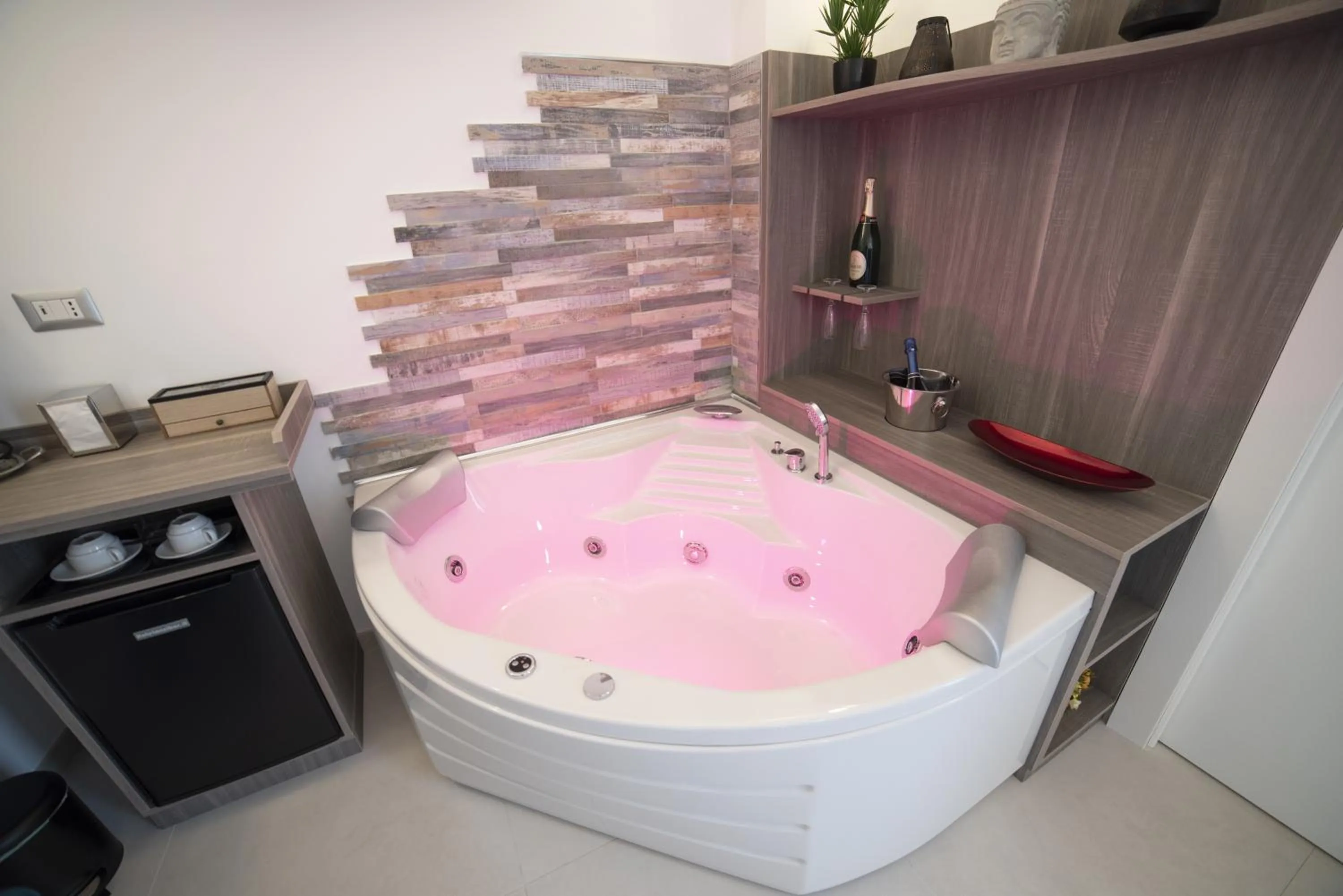 Hot Tub in Residenza Montegrappa