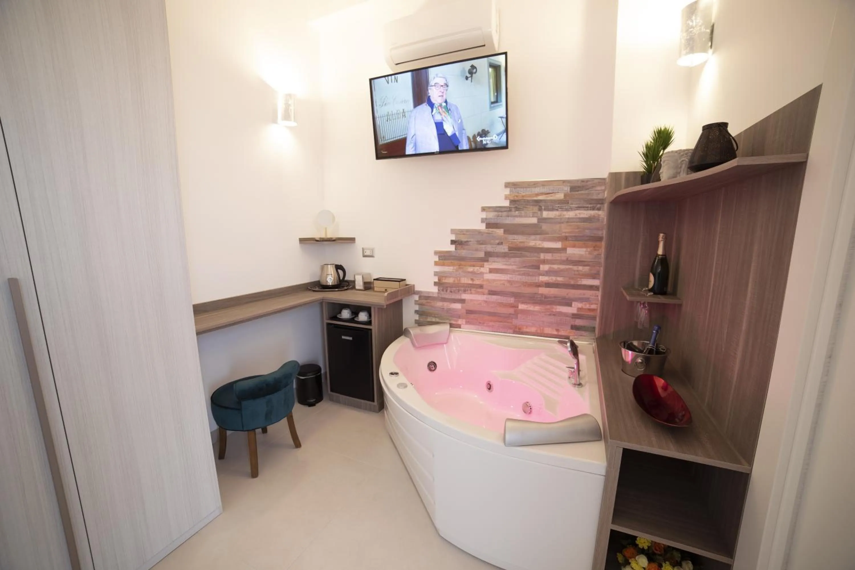 Hot Tub in Residenza Montegrappa