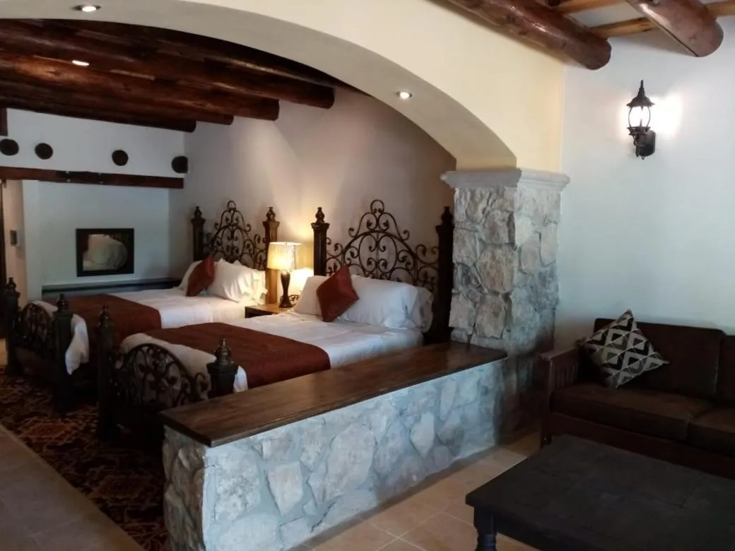 Photo of the whole room, Bed in Hotel Quinta Mision