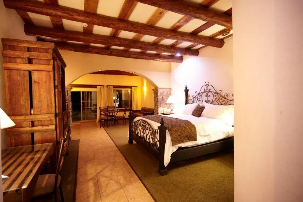 Photo of the whole room, Bed in Hotel Quinta Mision