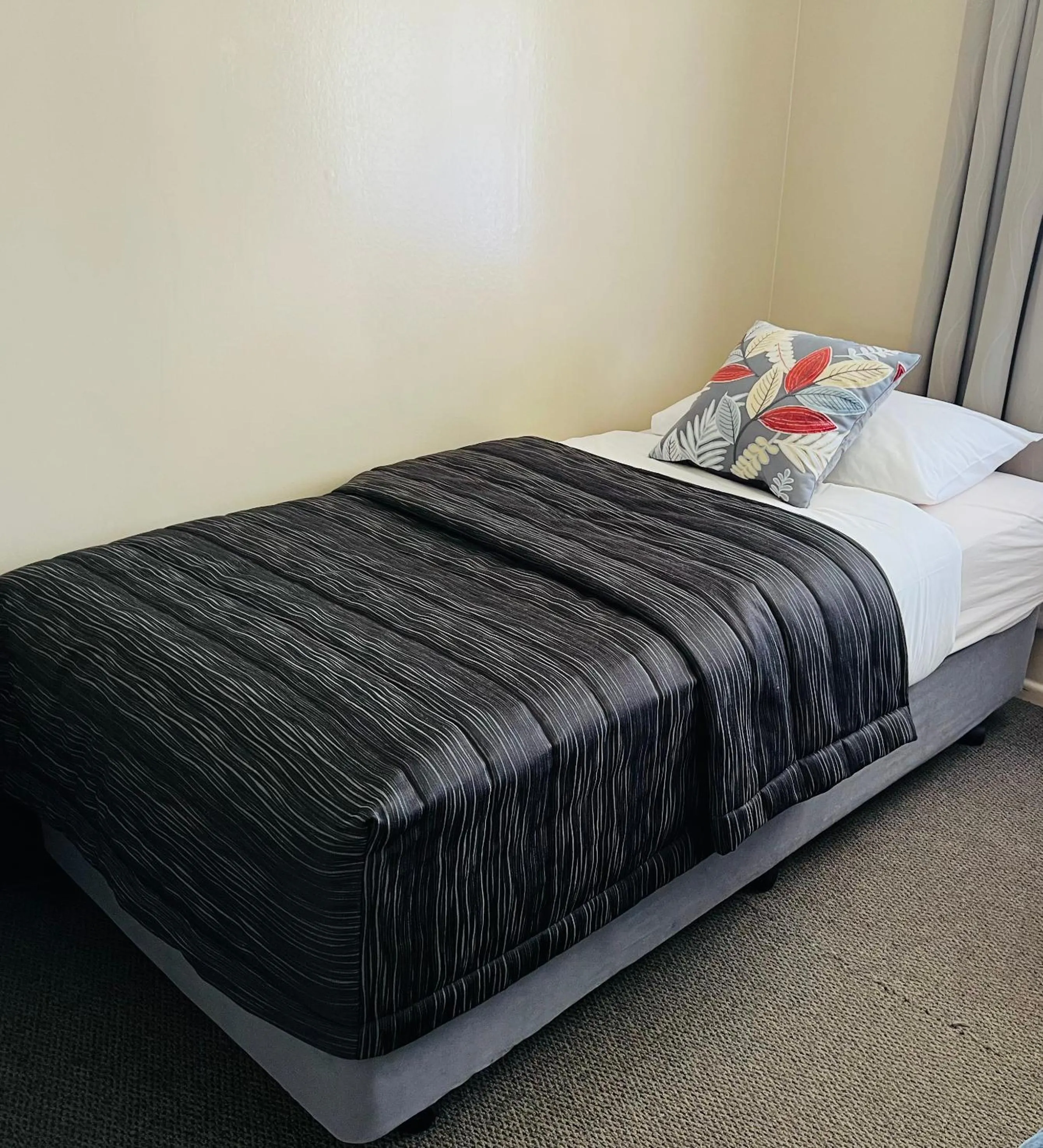 Bed in Seagulls Guesthouse