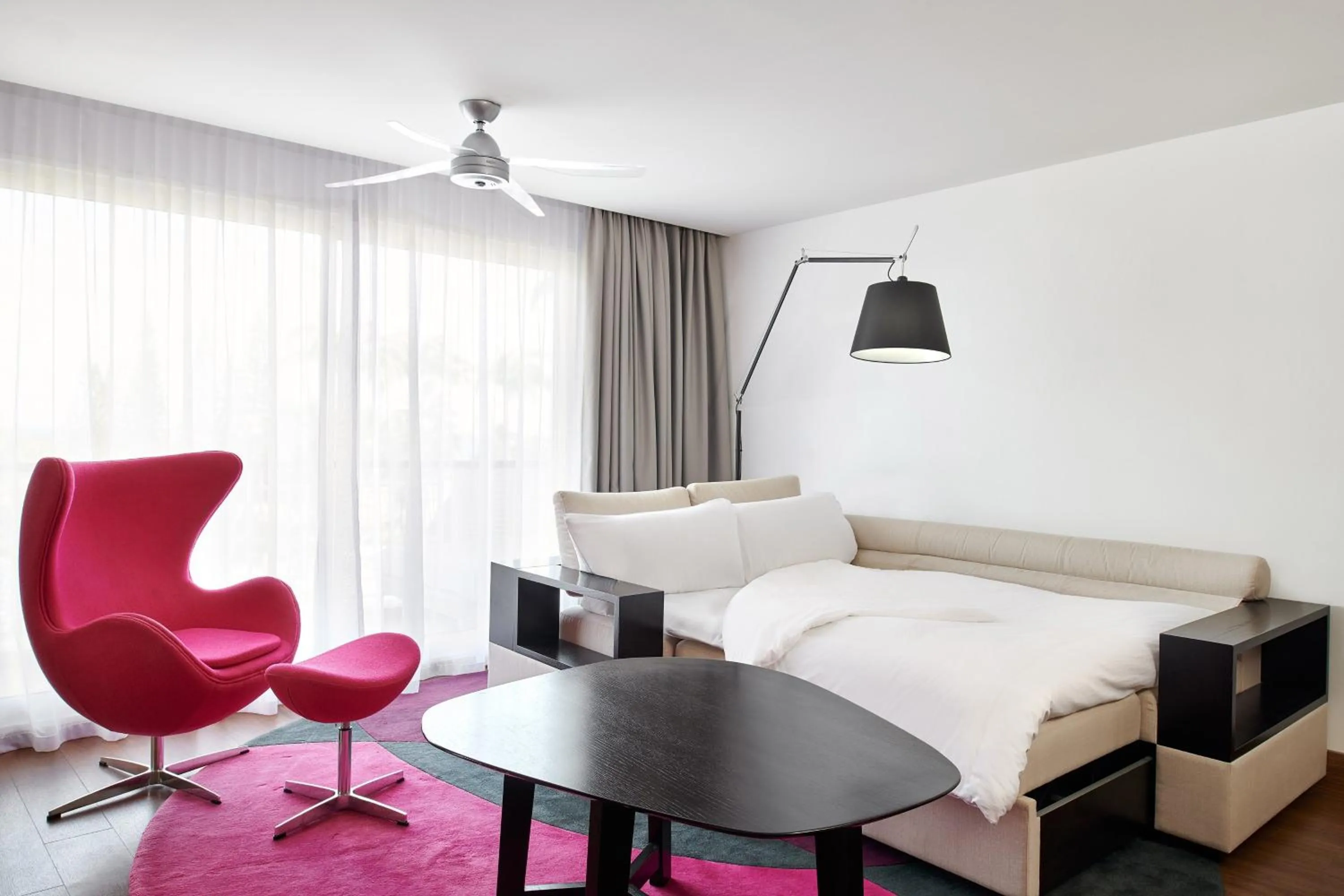 Photo of the whole room, Bed in Le Méridien Nouméa Resort & Spa