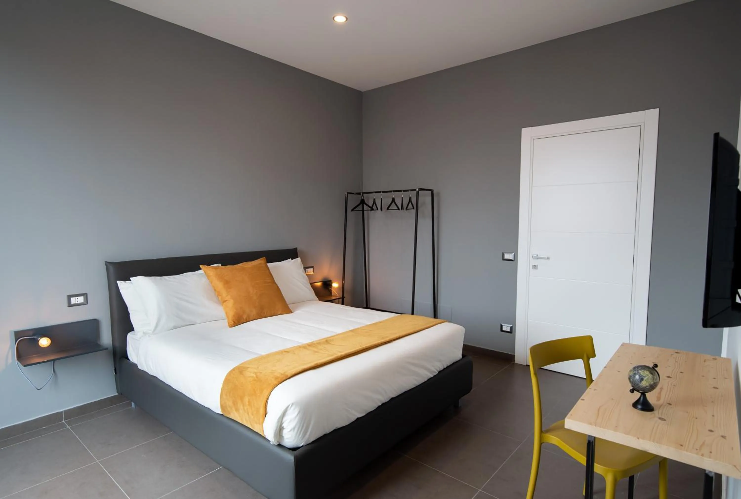 Bed in GB Vesuvius Napoli