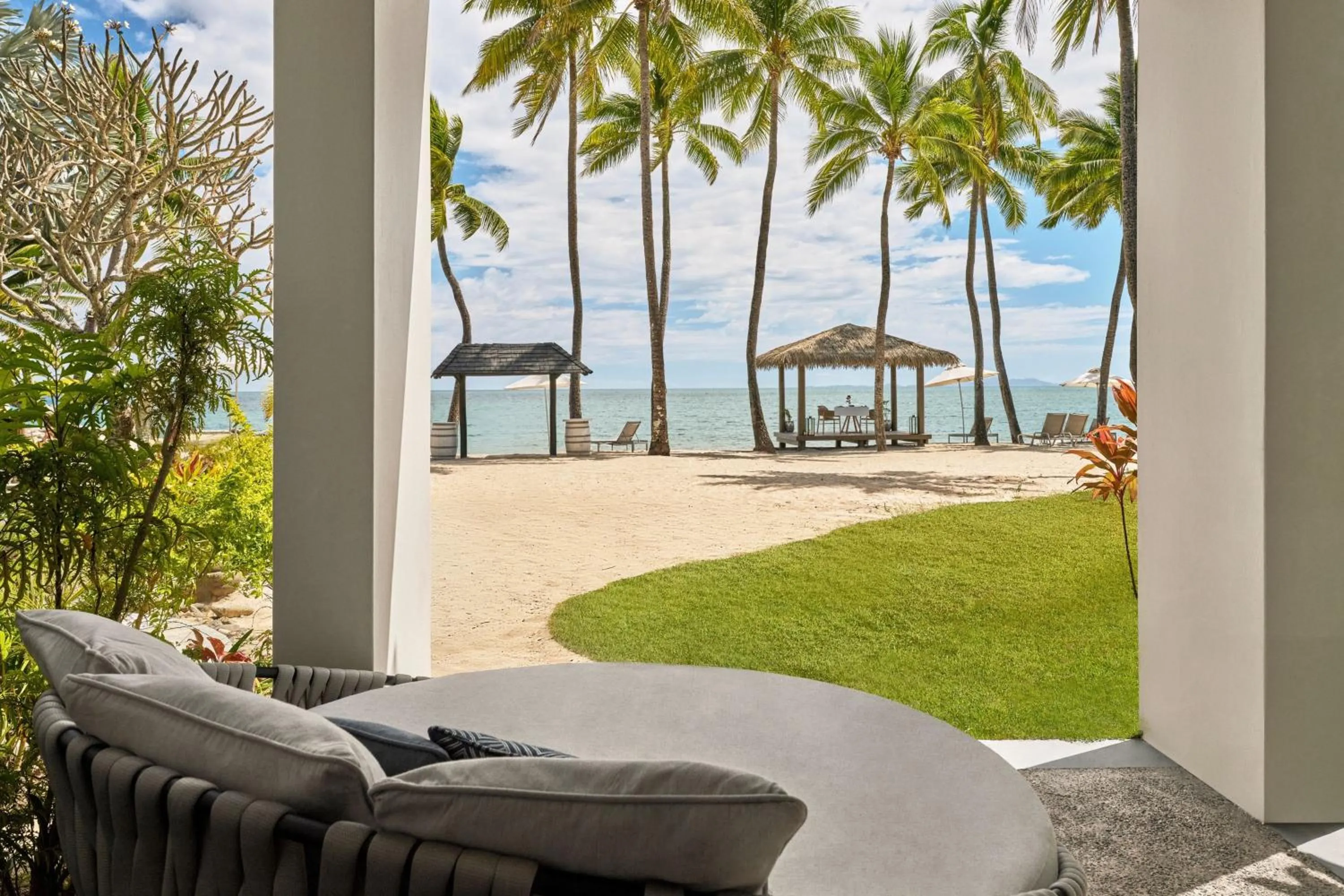 Photo of the whole room in Sheraton Fiji Golf & Beach Resort