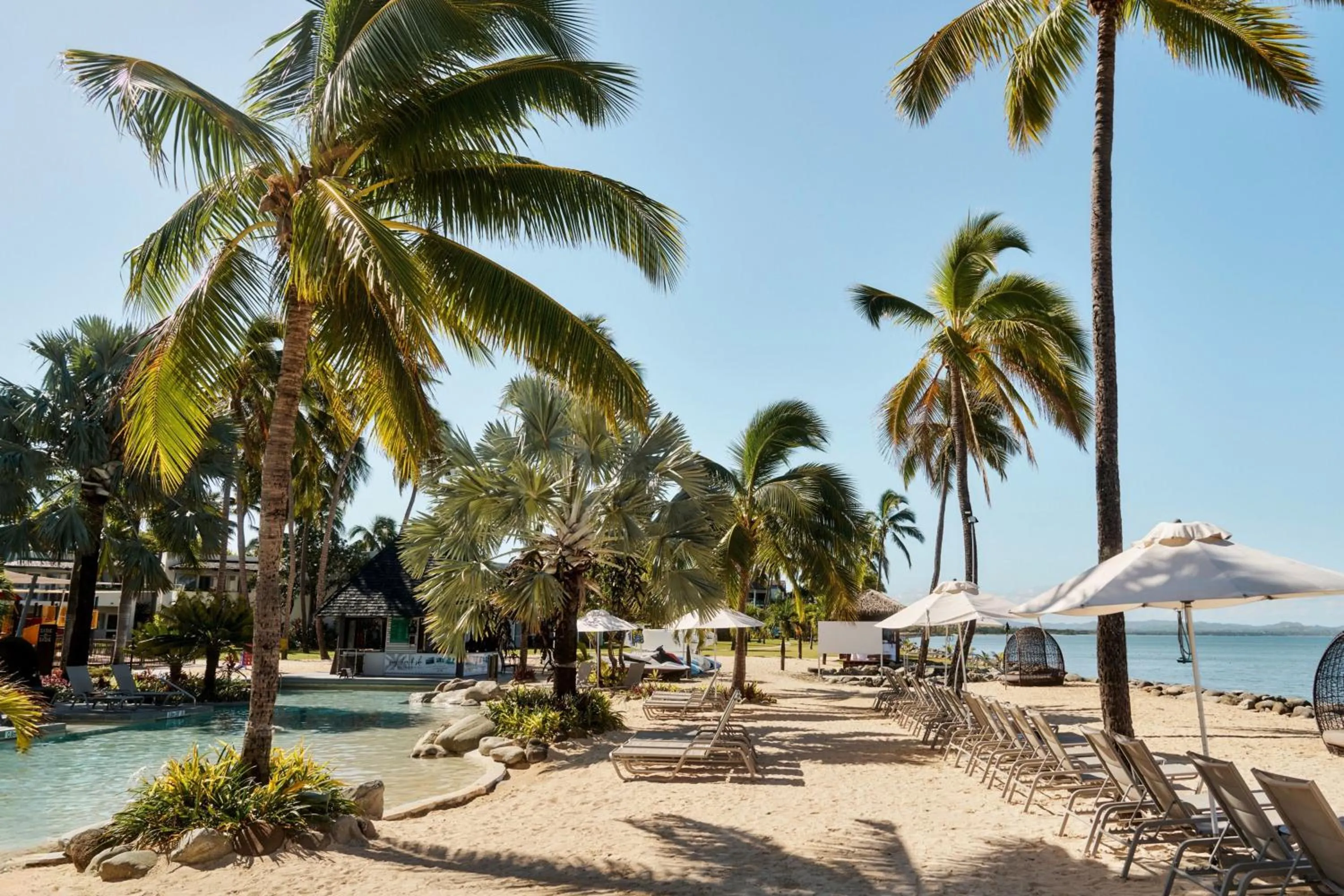 Swimming pool in Sheraton Fiji Golf & Beach Resort