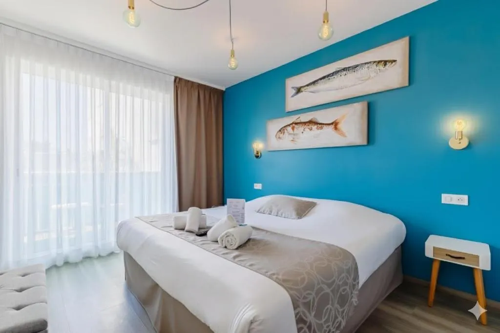 Bedroom, Bed in Hotel La Cote Oceane - Saint Jean de Monts