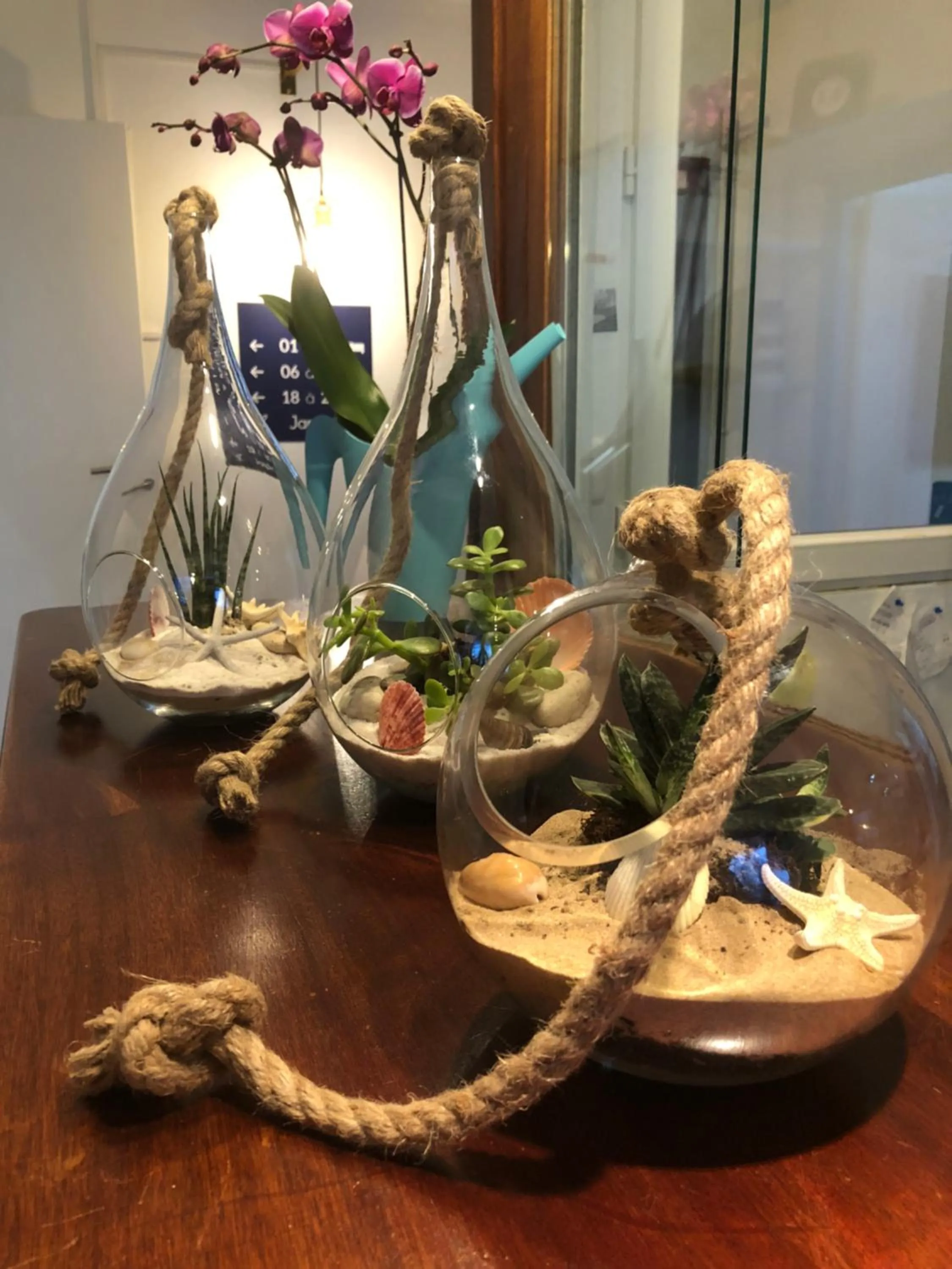 Decorative detail in Hotel La Cote Oceane- Bureau- 250 m plage