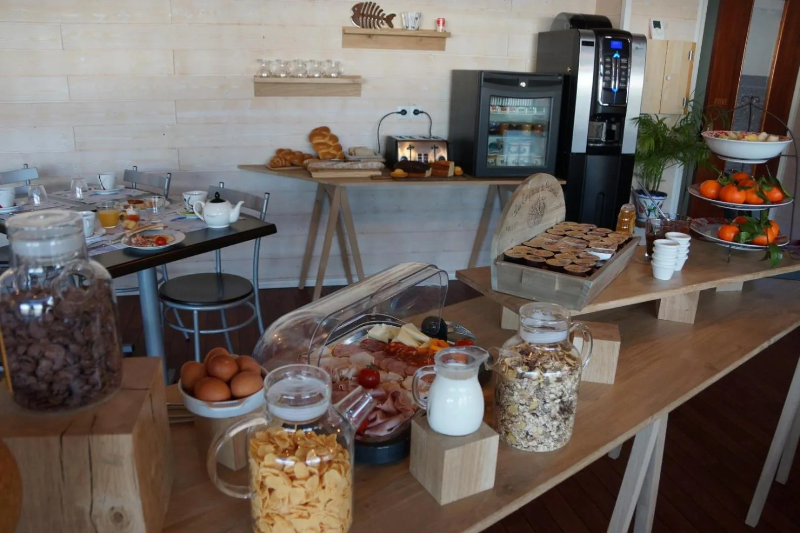 Breakfast in Hotel La Cote Oceane- Bureau- 250 m plage