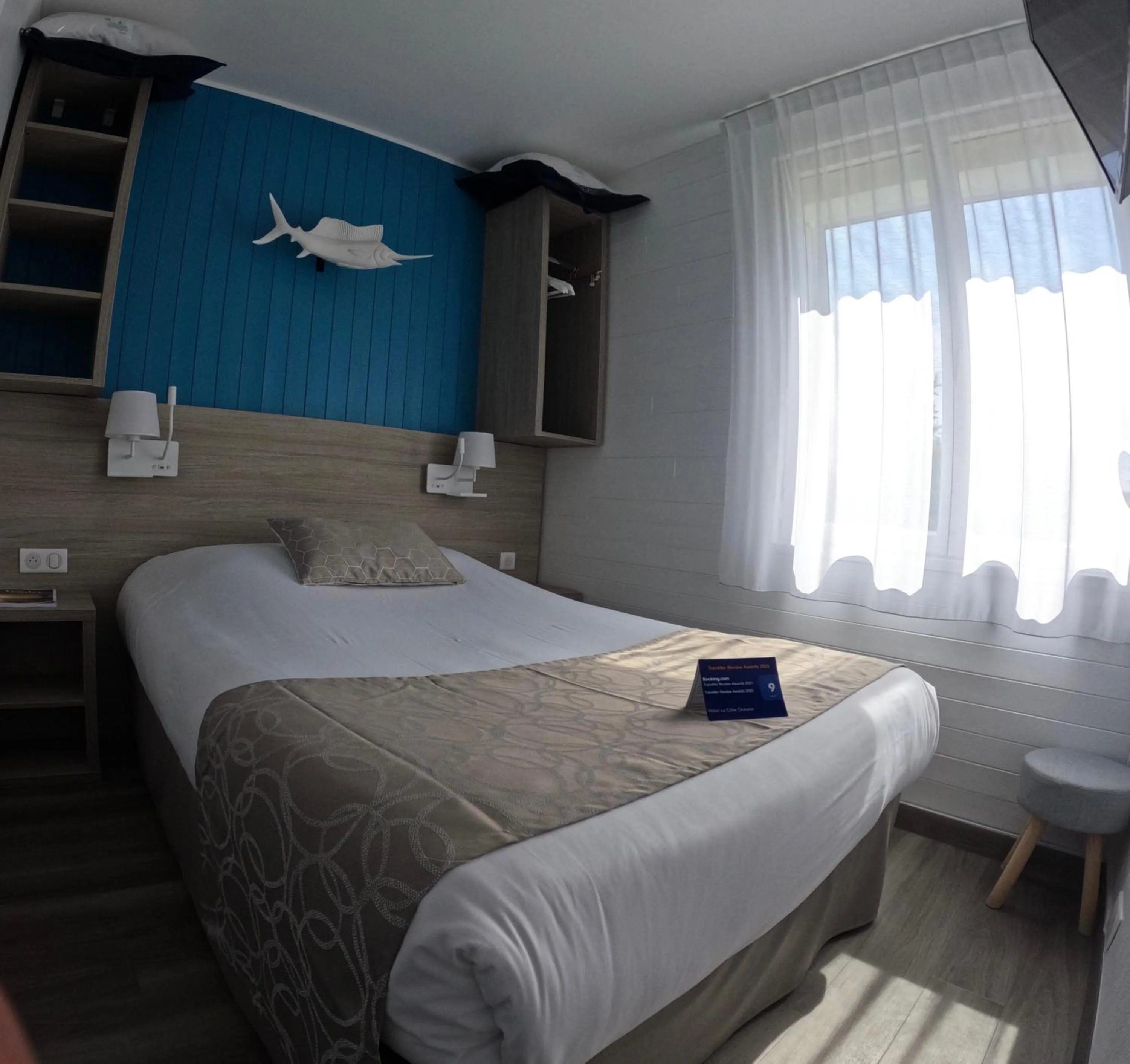 Bed in Hotel La Cote Oceane- Bureau- 250 m plage