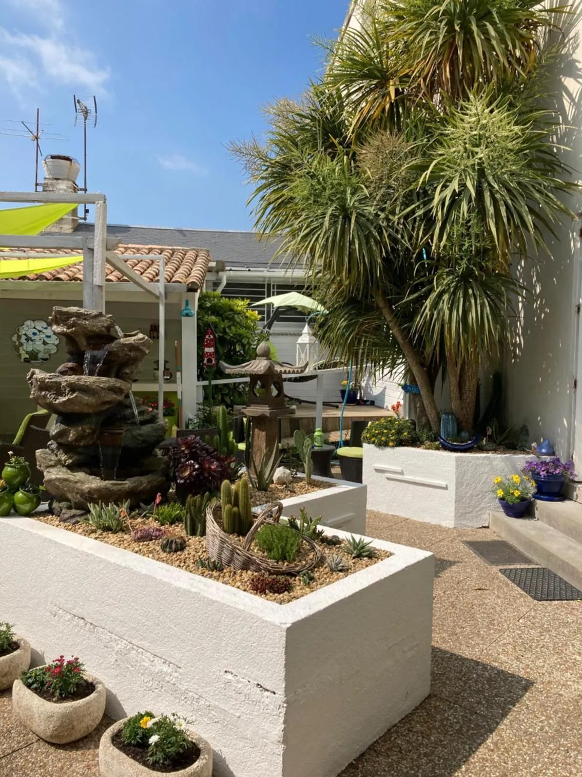Patio in Hotel La Cote Oceane- Bureau- 250 m plage
