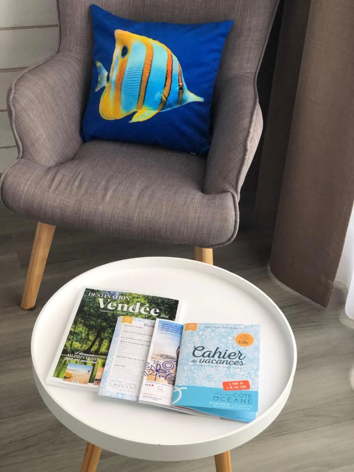 Living room in Hotel La Cote Oceane- Bureau- 250 m plage