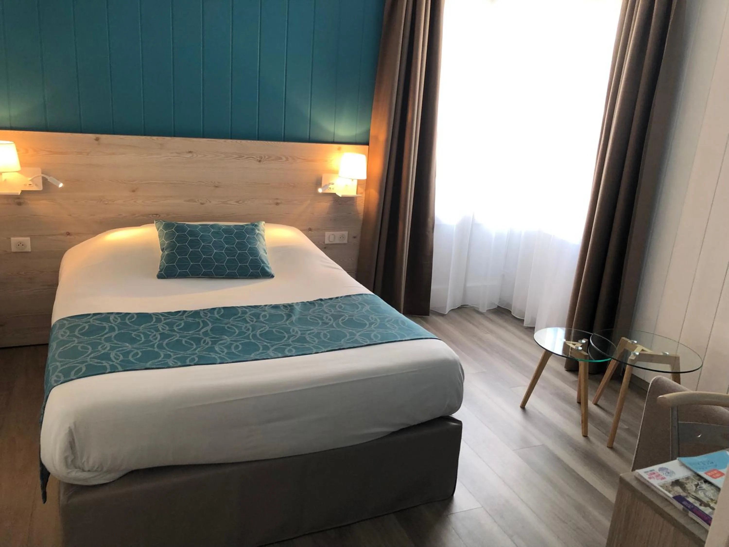 Bed in Hotel La Cote Oceane- Bureau- 250 m plage