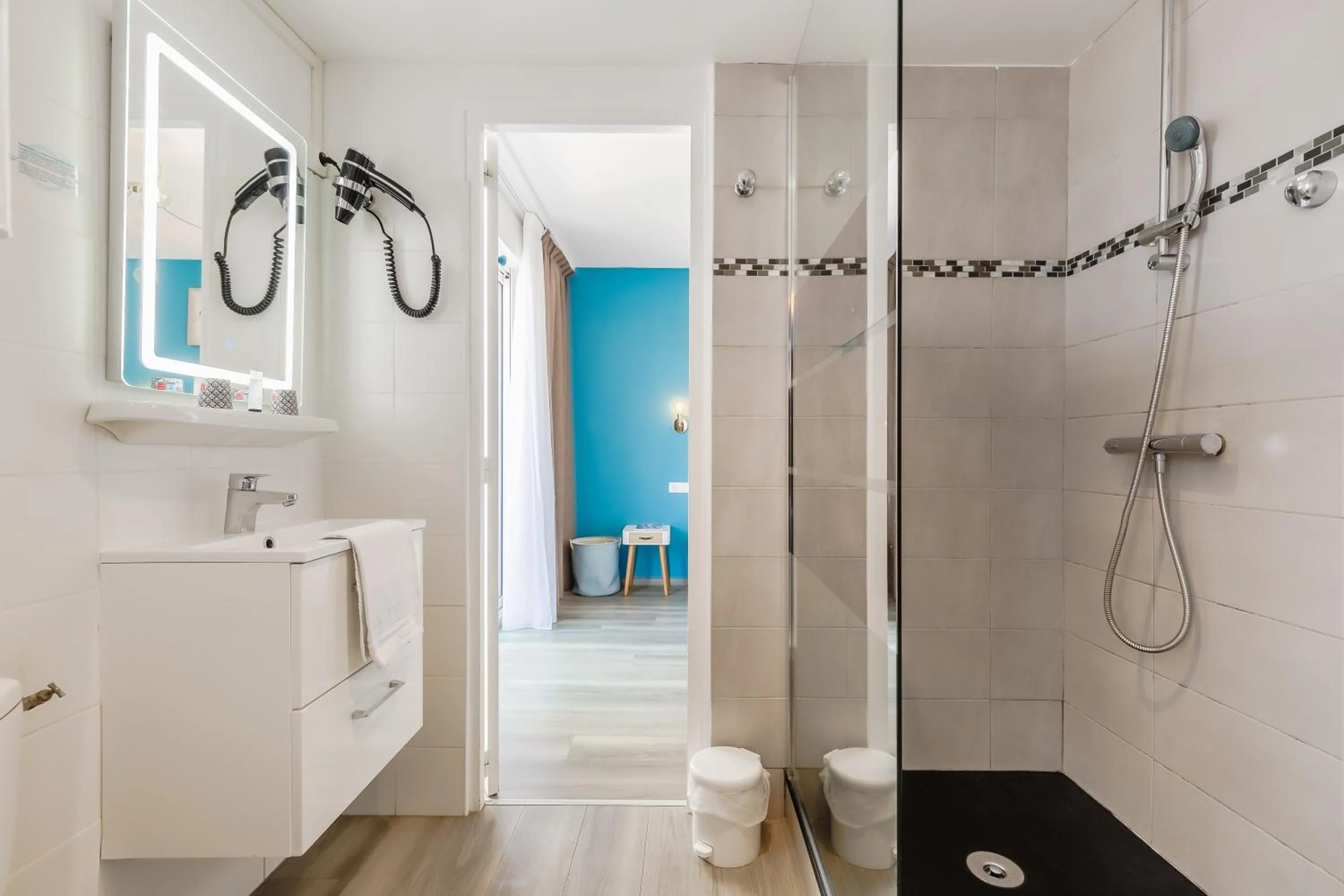 Bathroom in Hotel La Cote Oceane - Saint Jean de Monts