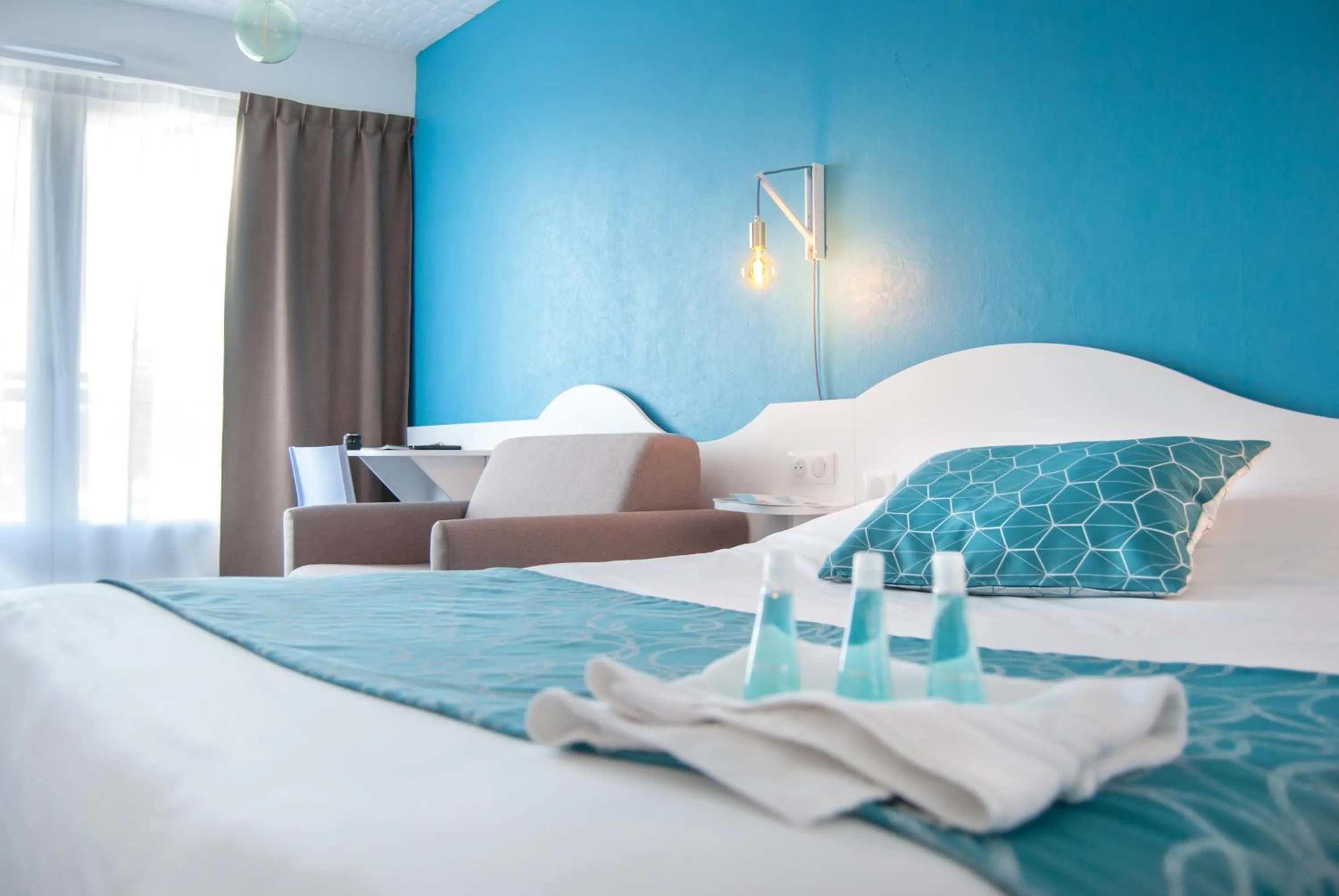Bed in Hotel La Cote Oceane- Bureau- 250 m plage