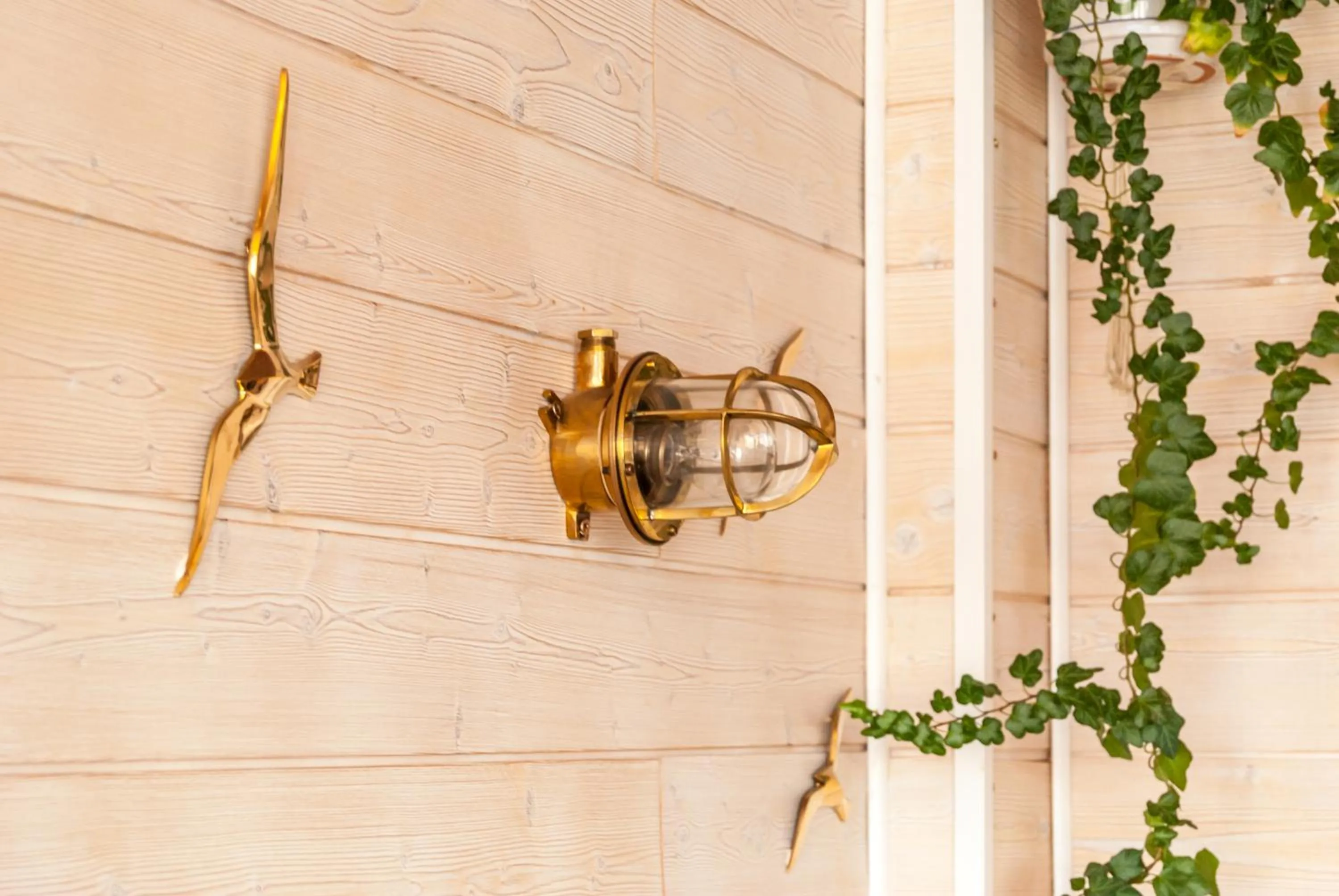 Decorative detail in Hotel La Cote Oceane- Bureau- 250 m plage