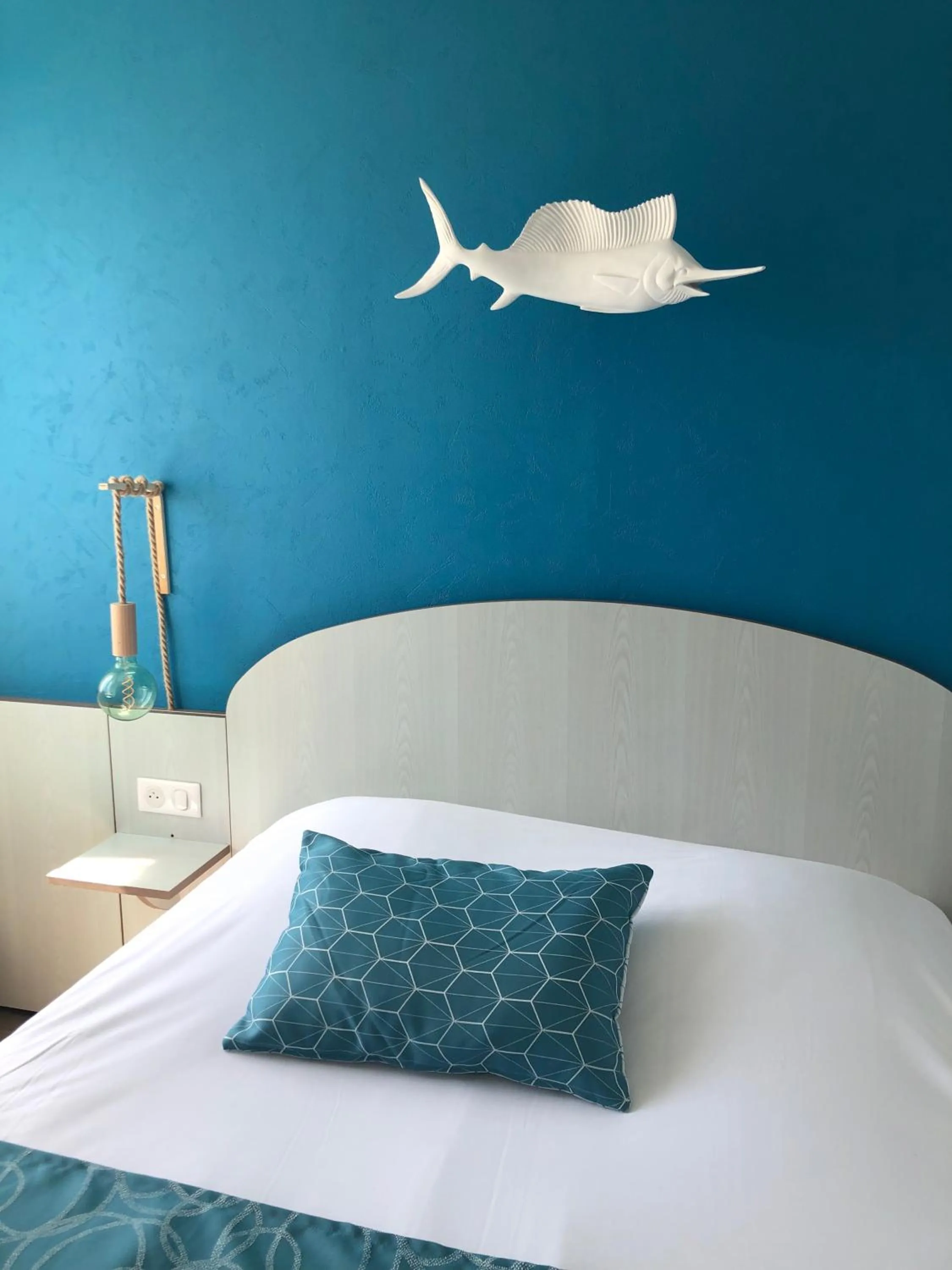 Decorative detail, Bed in Hotel La Cote Oceane- Bureau- 250 m plage