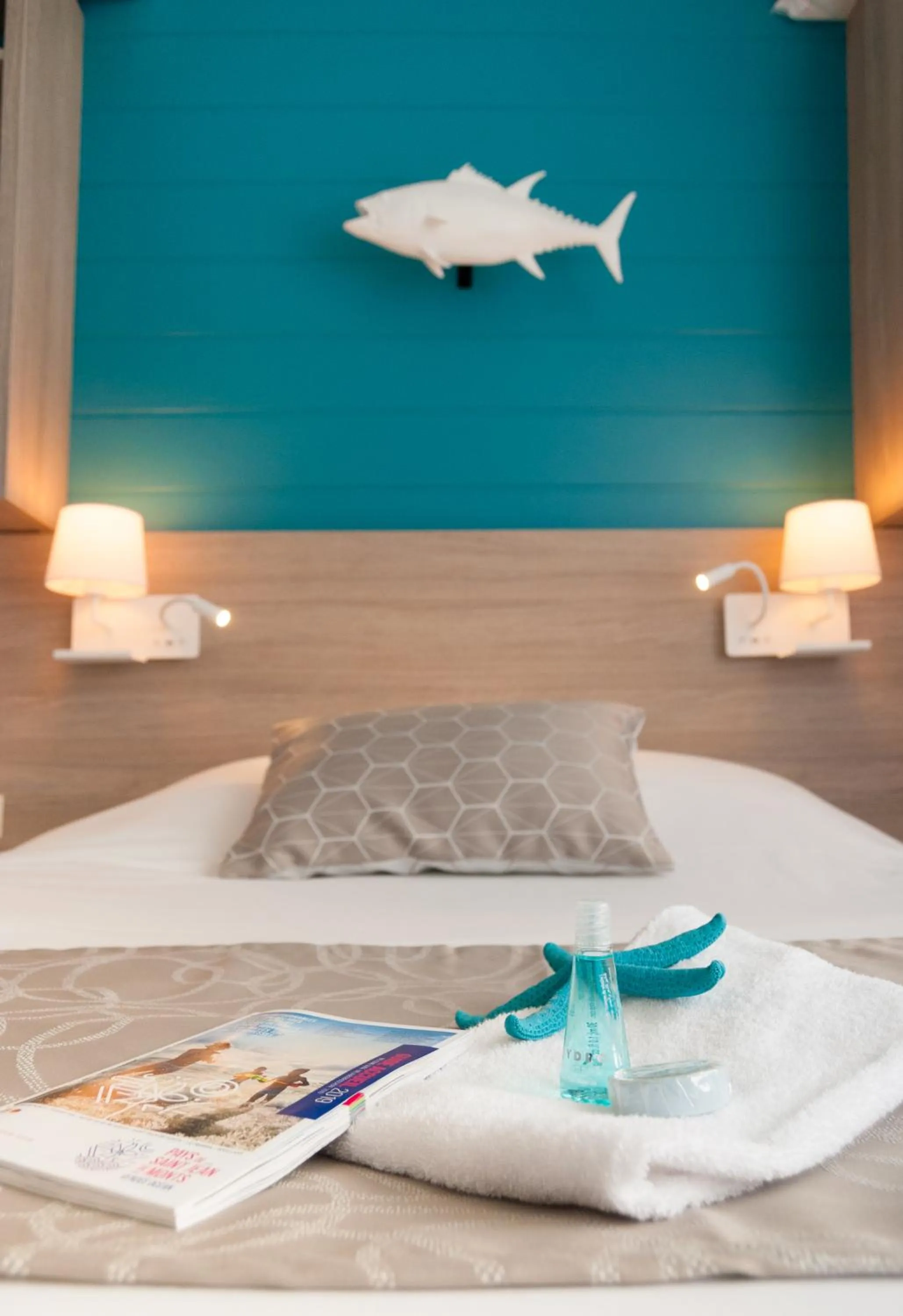 Bed in Hotel La Cote Oceane- Bureau- 250 m plage