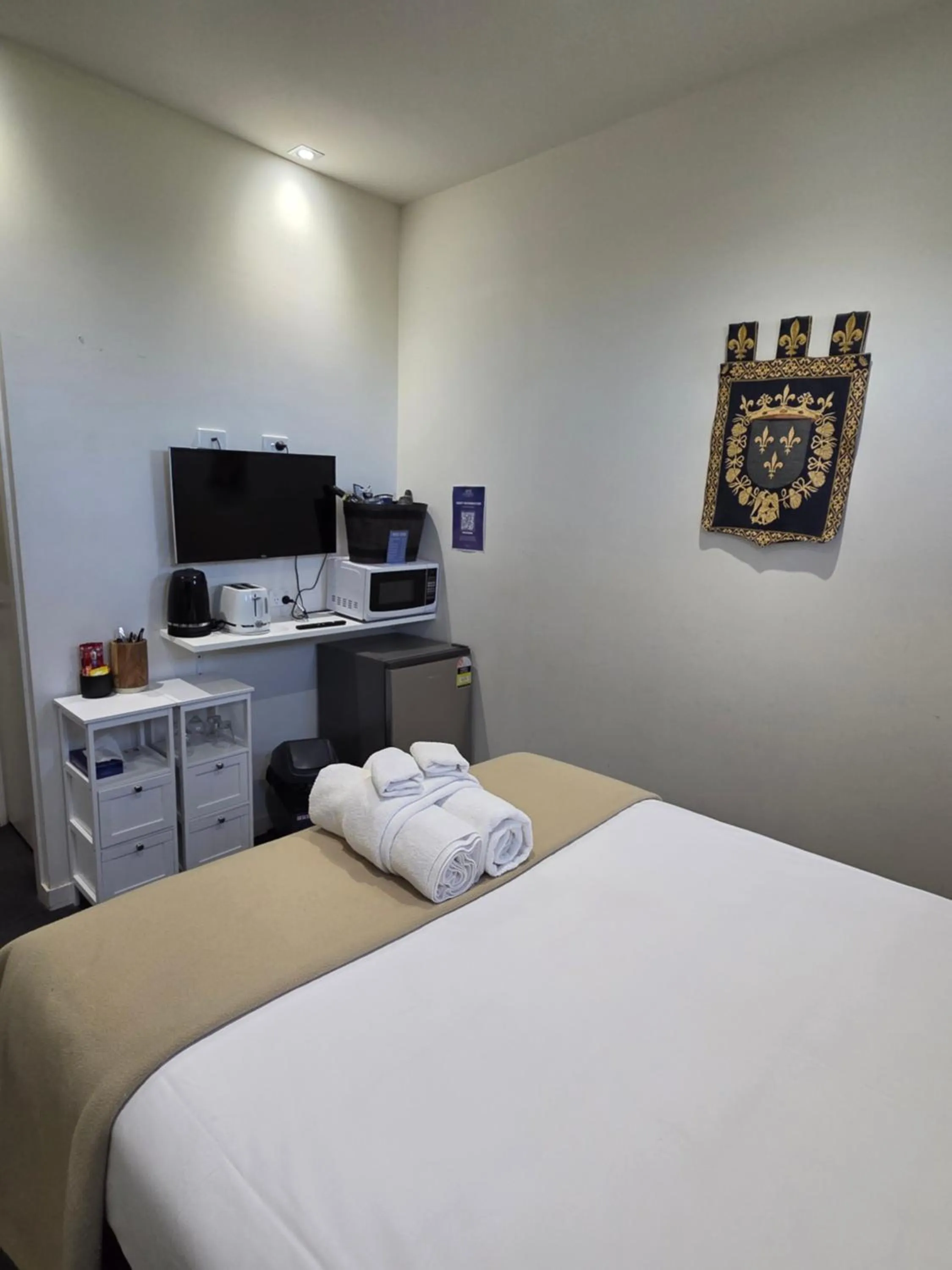 Bed in Big4 Kryal Castle Holiday Park Ballarat