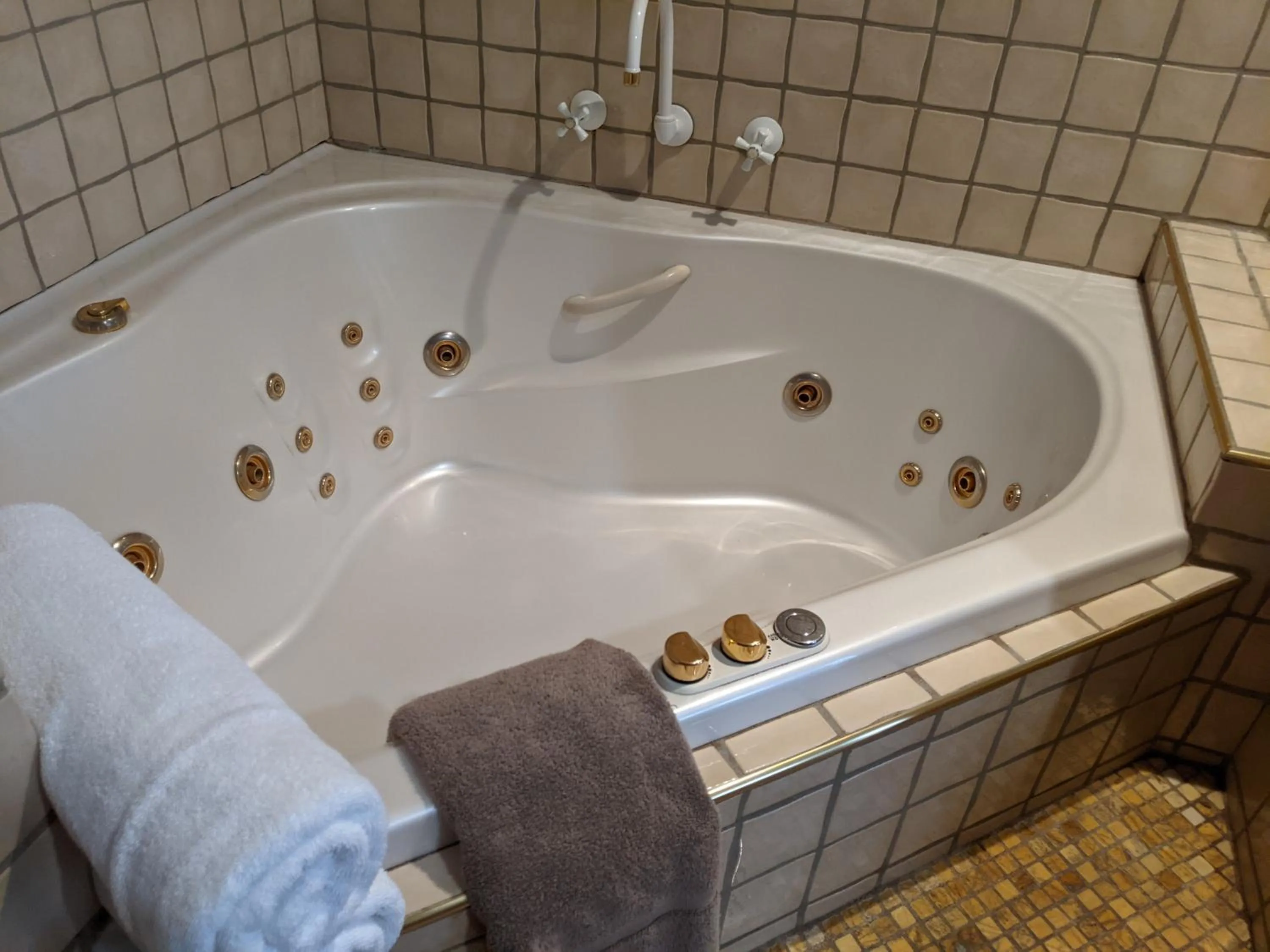 Bath in Ettalong Beach Tourist Resort