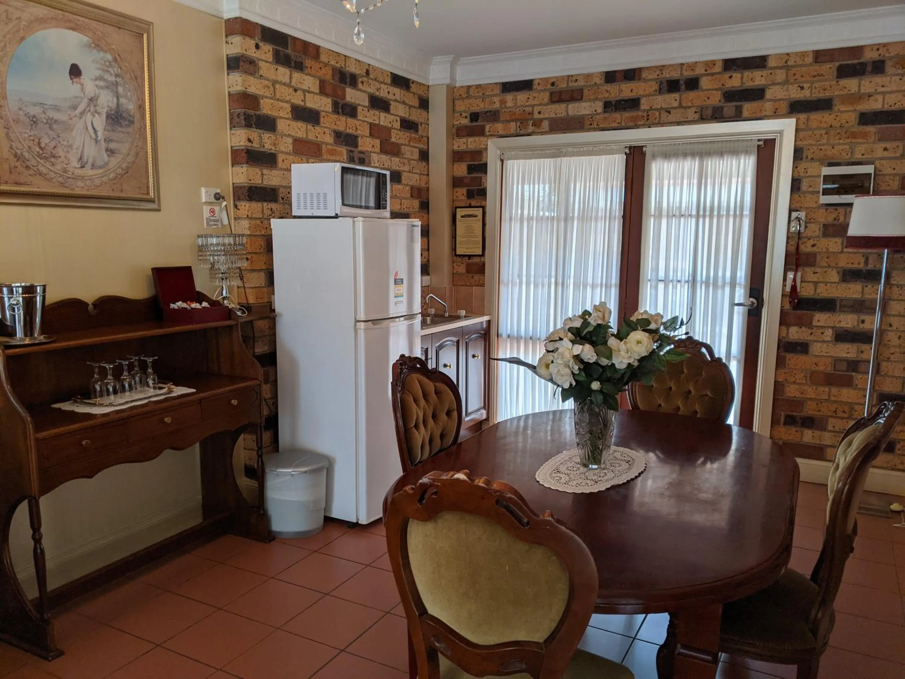 Kitchen or kitchenette in Ettalong Beach Tourist Resort