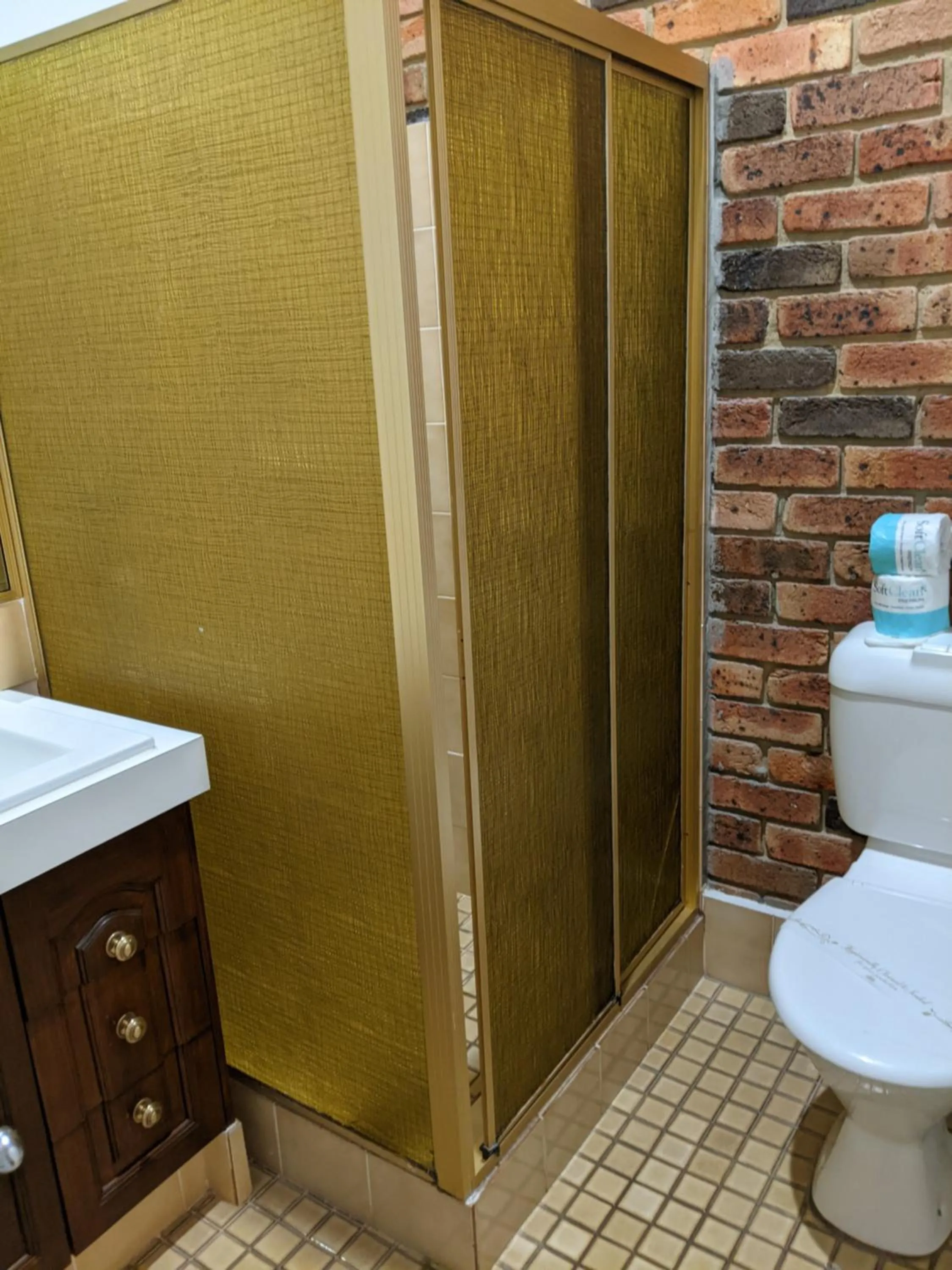 Bathroom in Ettalong Beach Tourist Resort