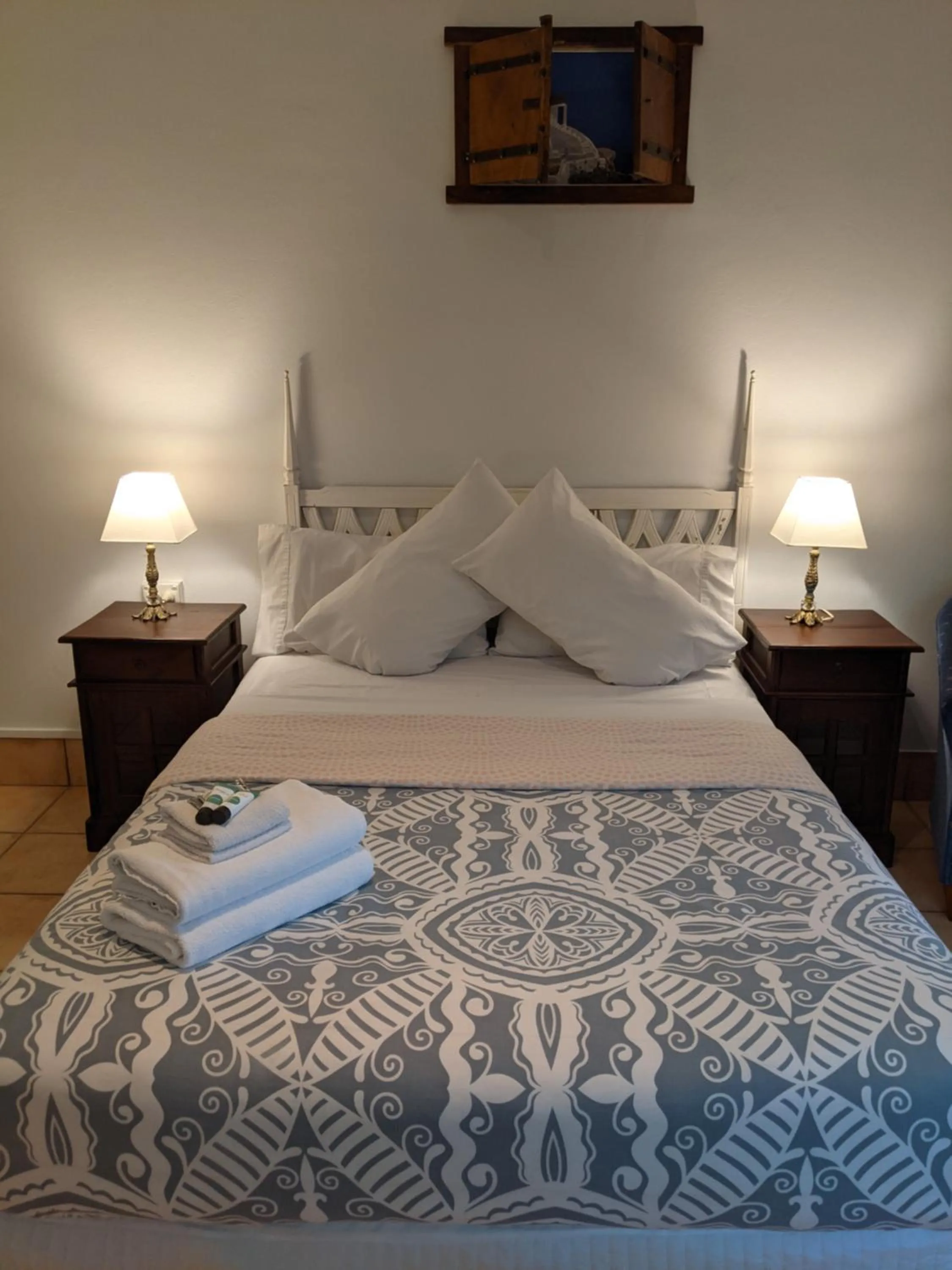 Bed in Ettalong Beach Tourist Resort