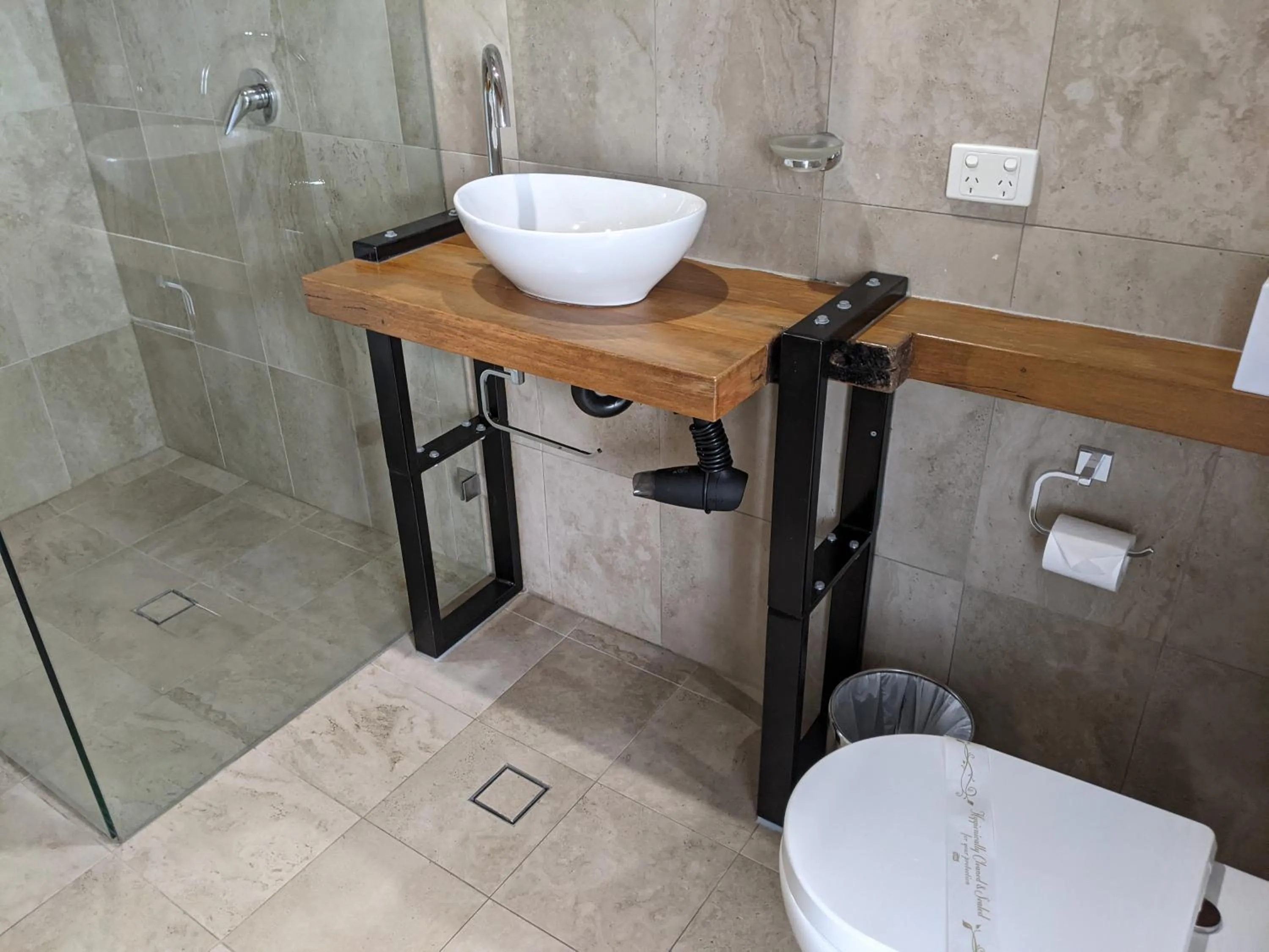 Bathroom in Ettalong Beach Tourist Resort