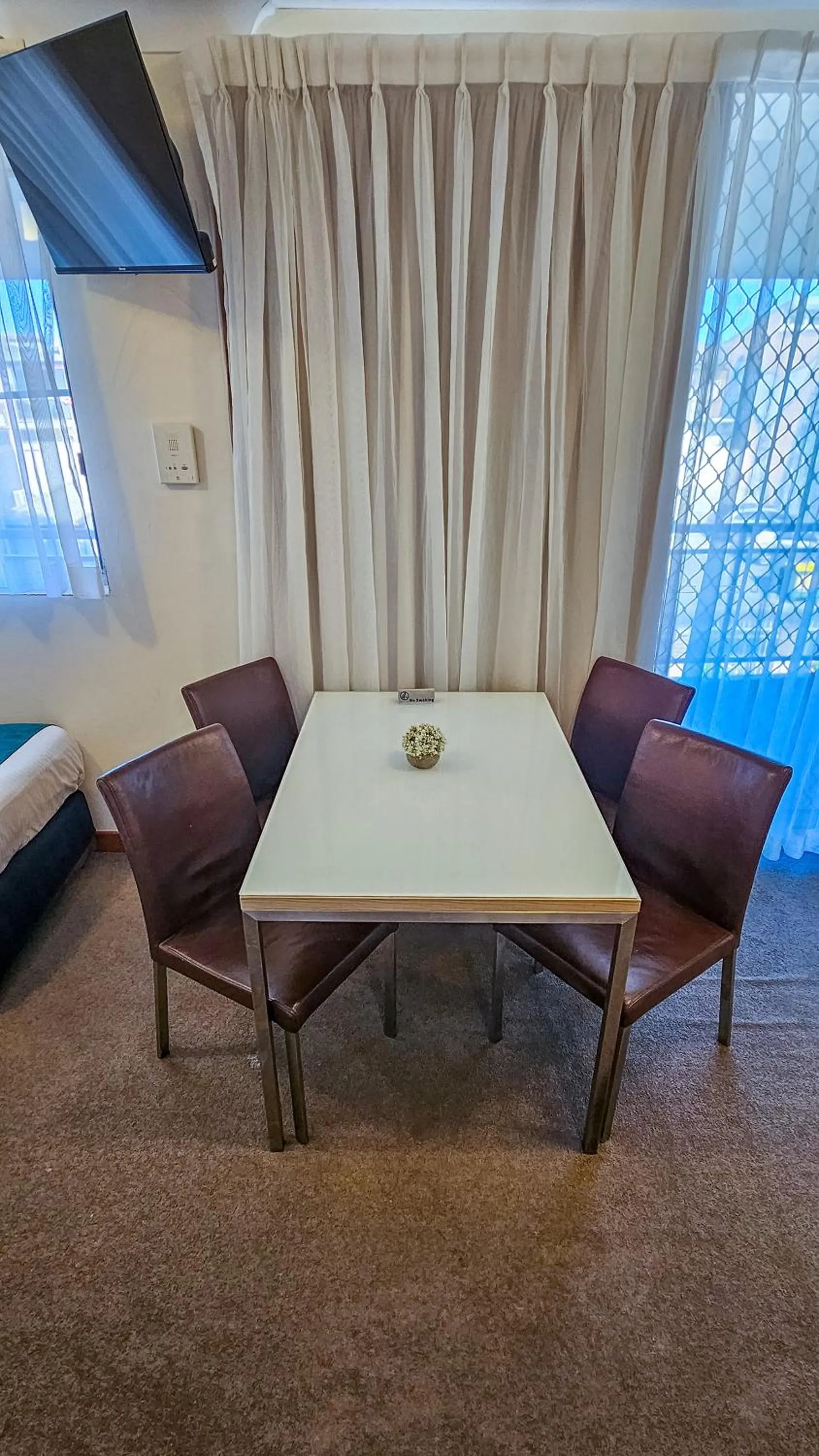 Dining area in Copacabana Shores