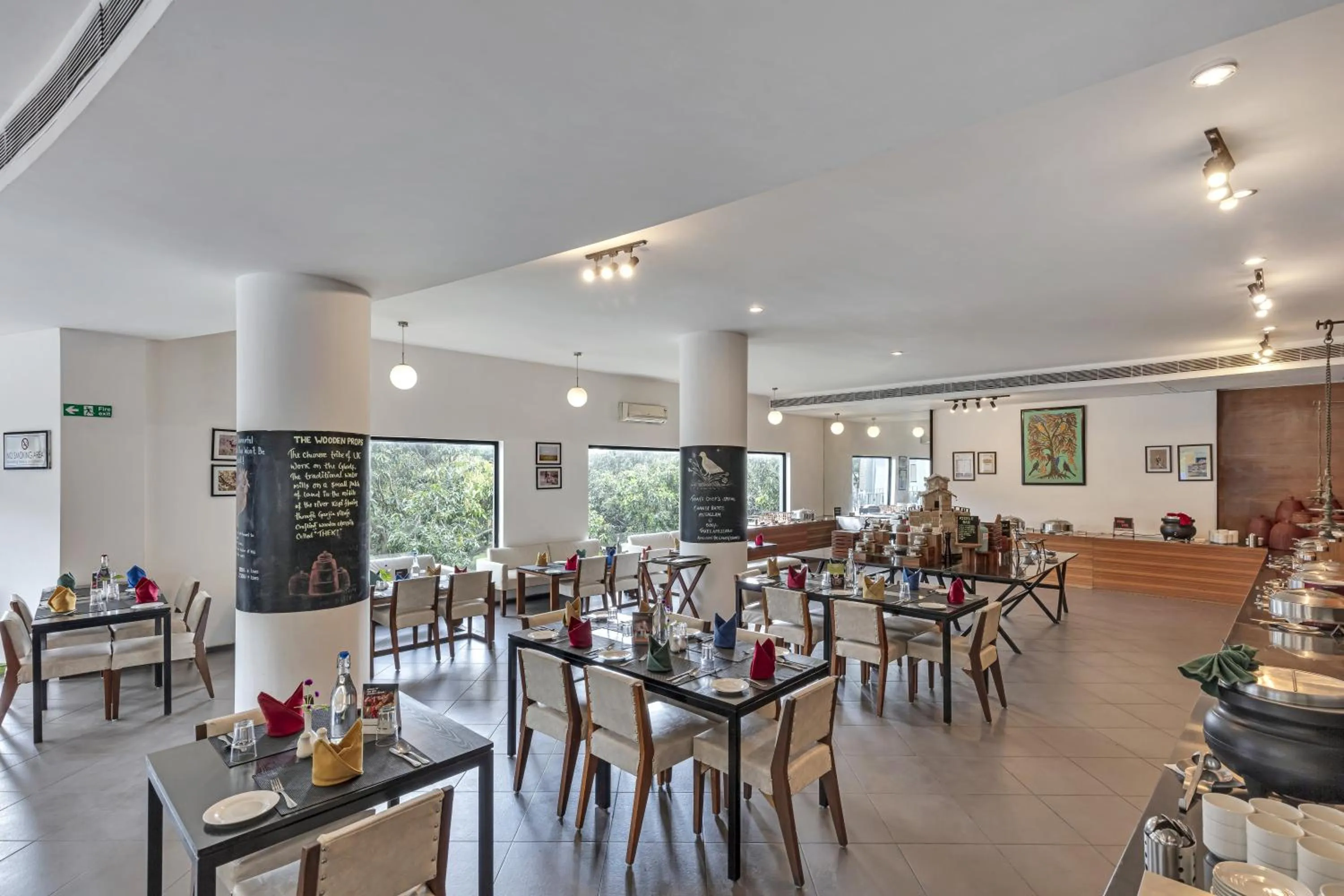 Restaurant/places to eat in Club Mahindra Corbett