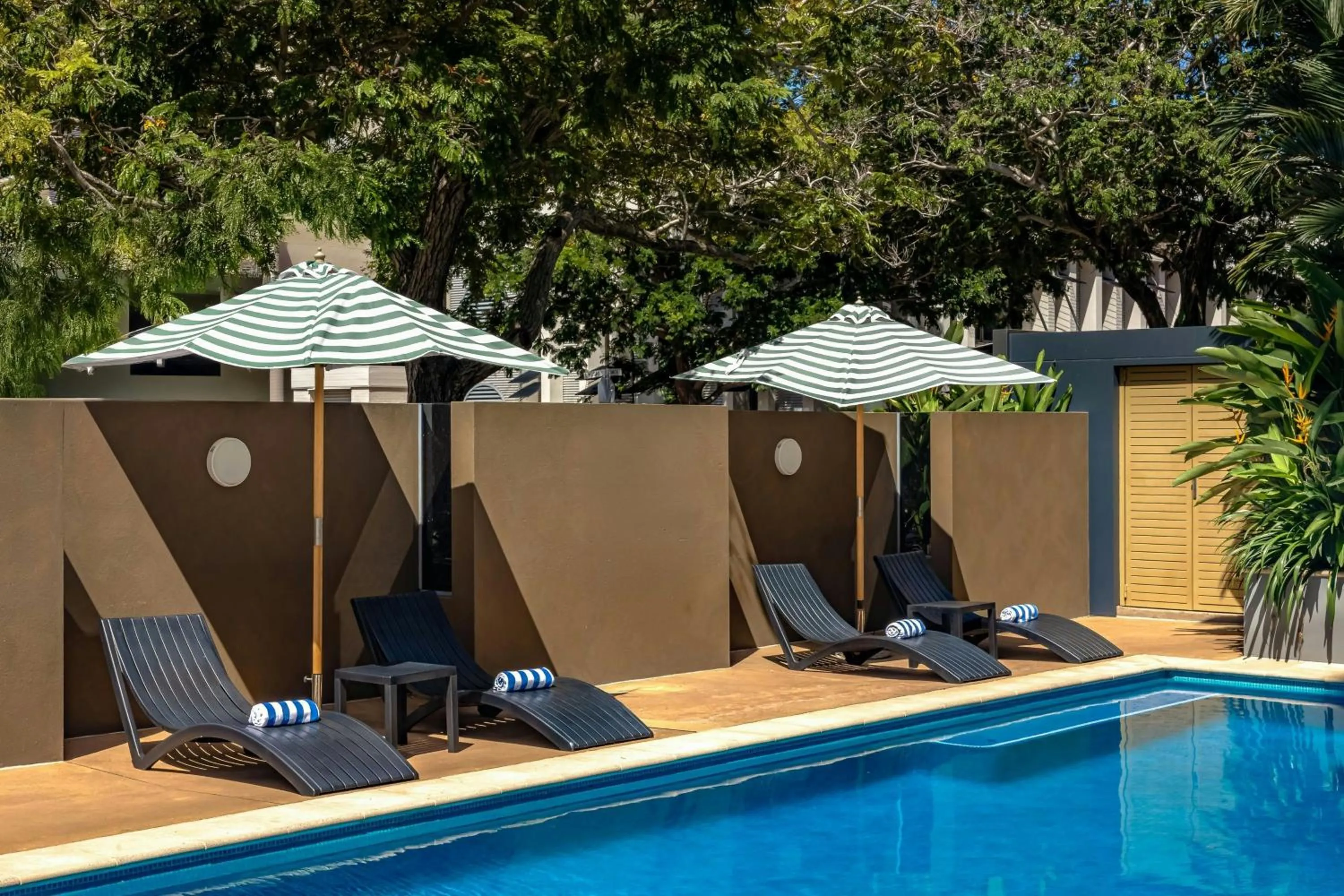 Swimming pool in Courtyard by Marriott Darwin