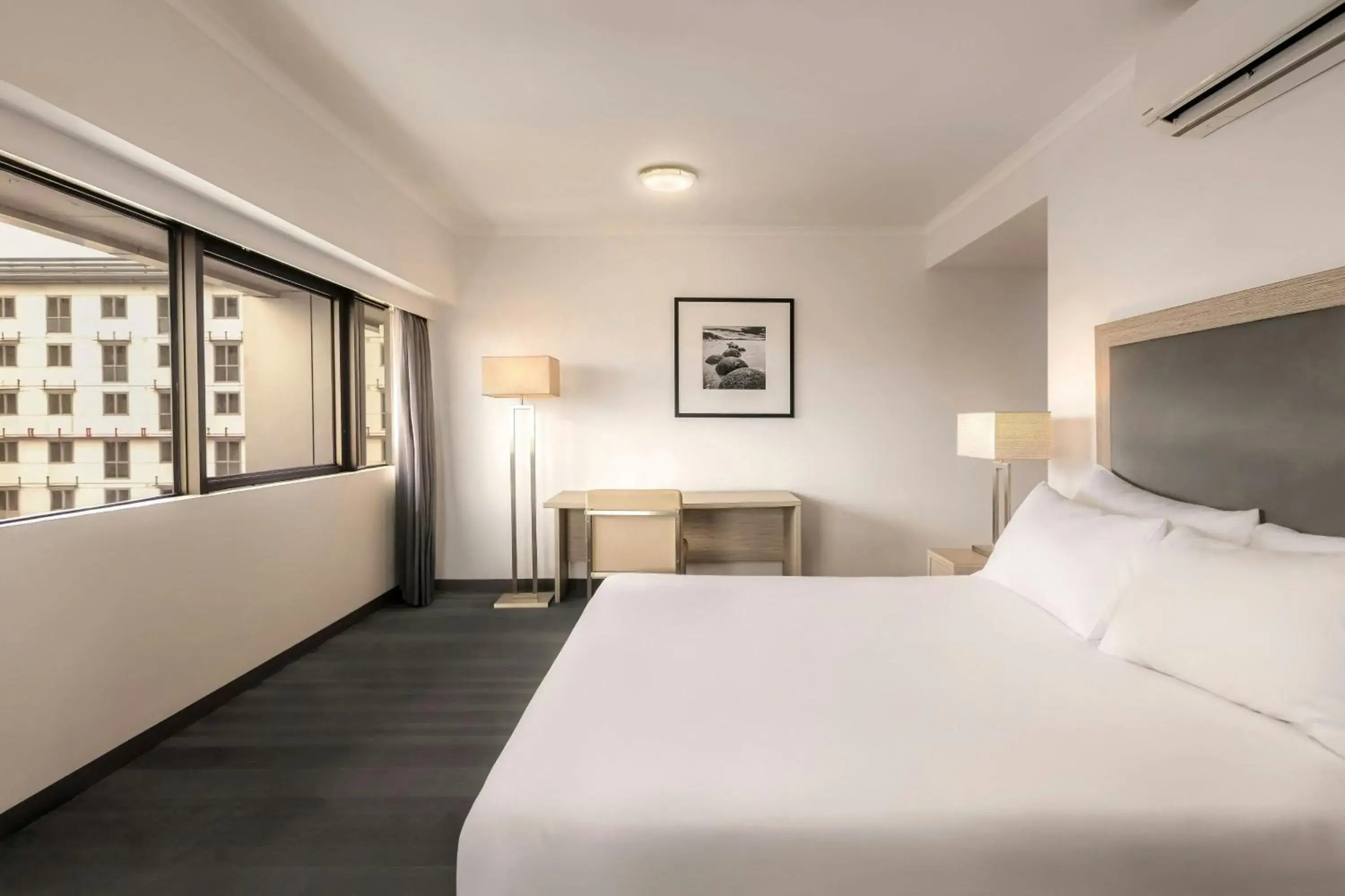 Standard Queen Room with City View in Courtyard by Marriott Darwin Standard Queen Room with City View in Courtyard by Marriott Darwin