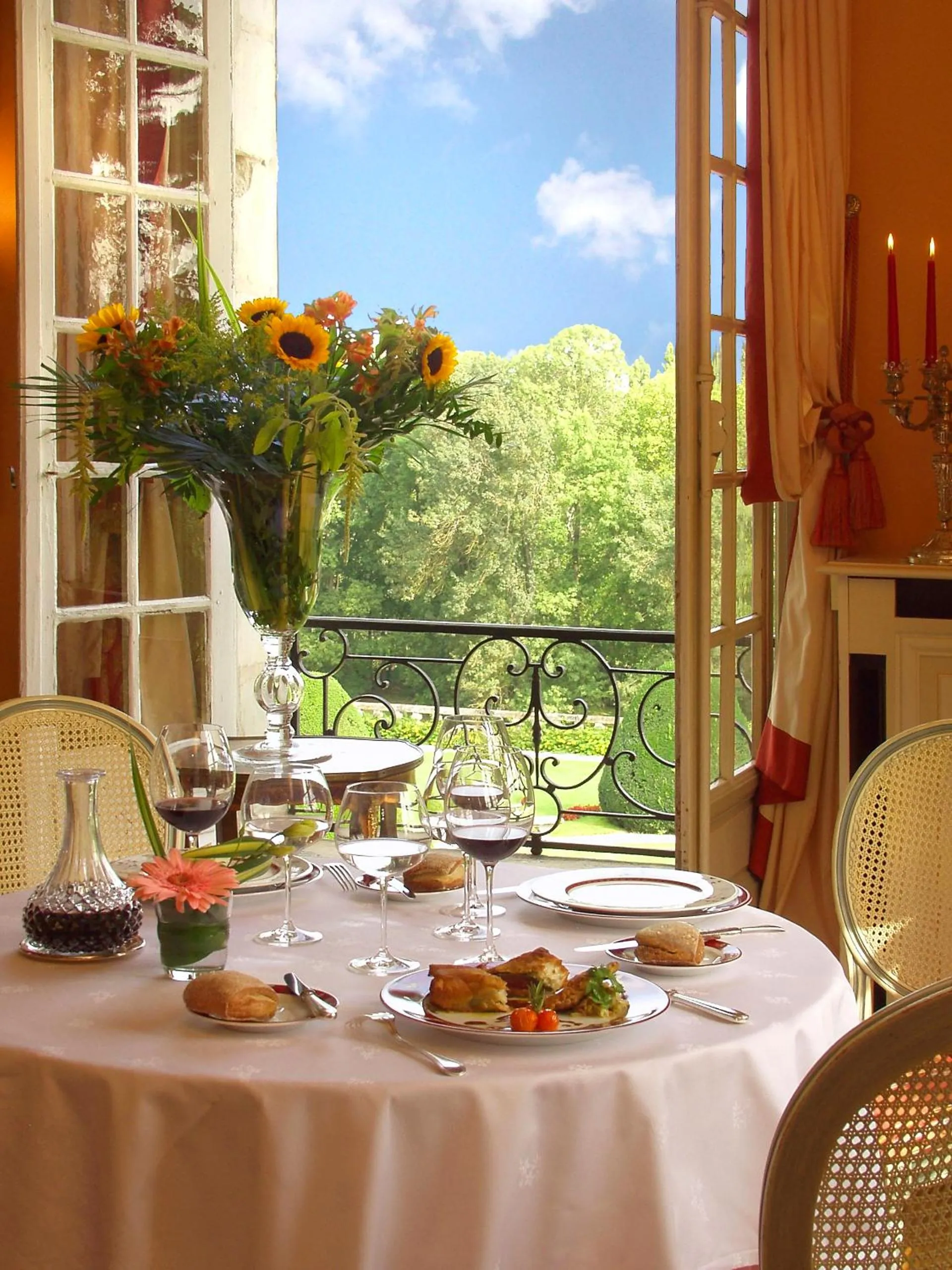 Restaurant/places to eat in Château de Beaulieu et Magnolia Spa, The Originals Relais