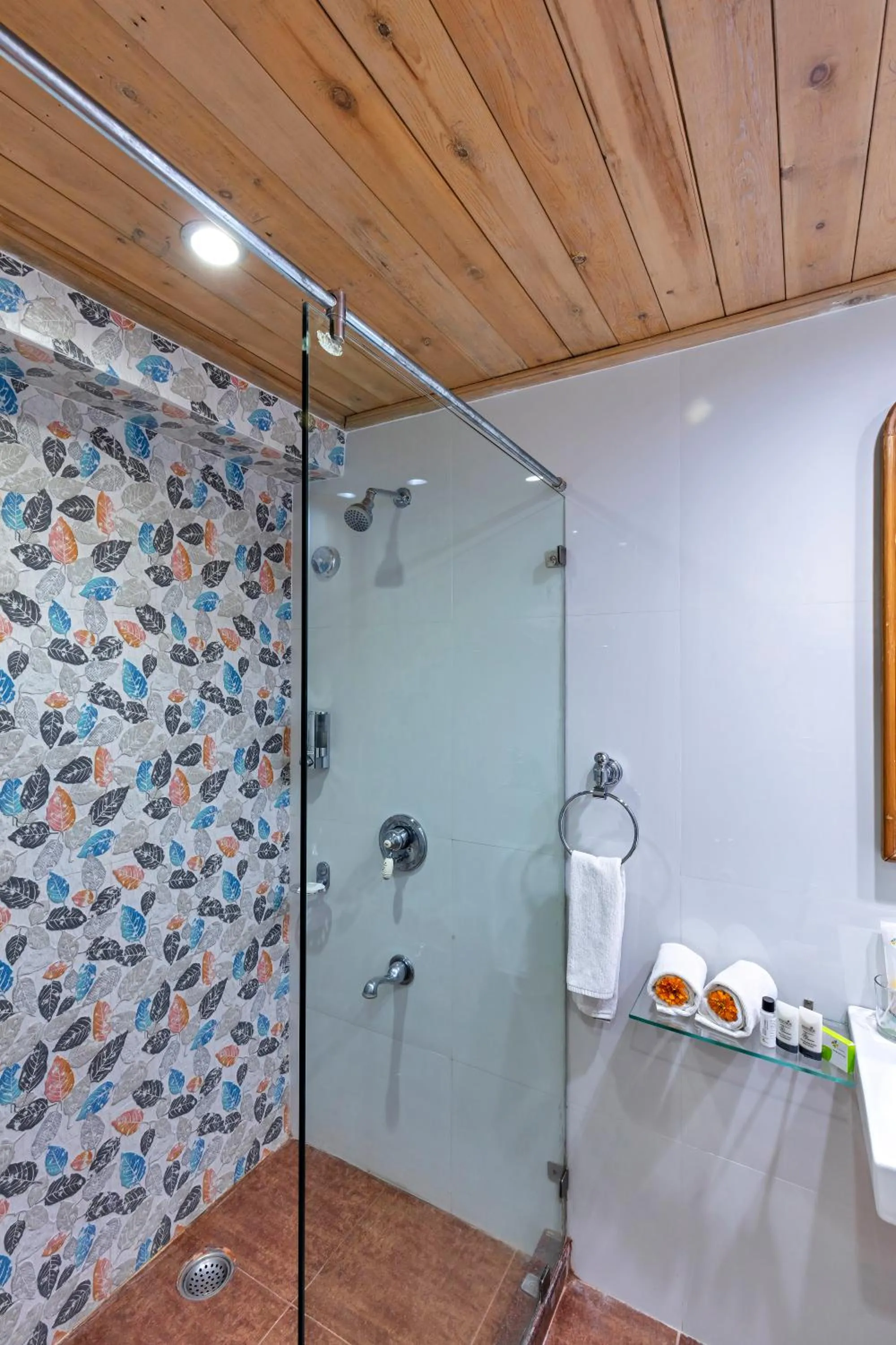 Shower in Club Mahindra Mashobra