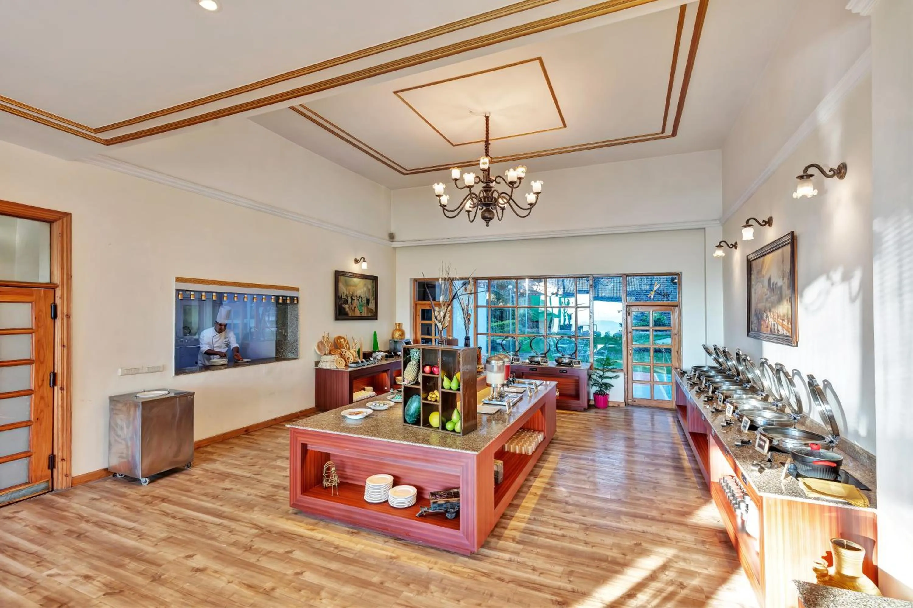 Restaurant/places to eat in Club Mahindra Mashobra