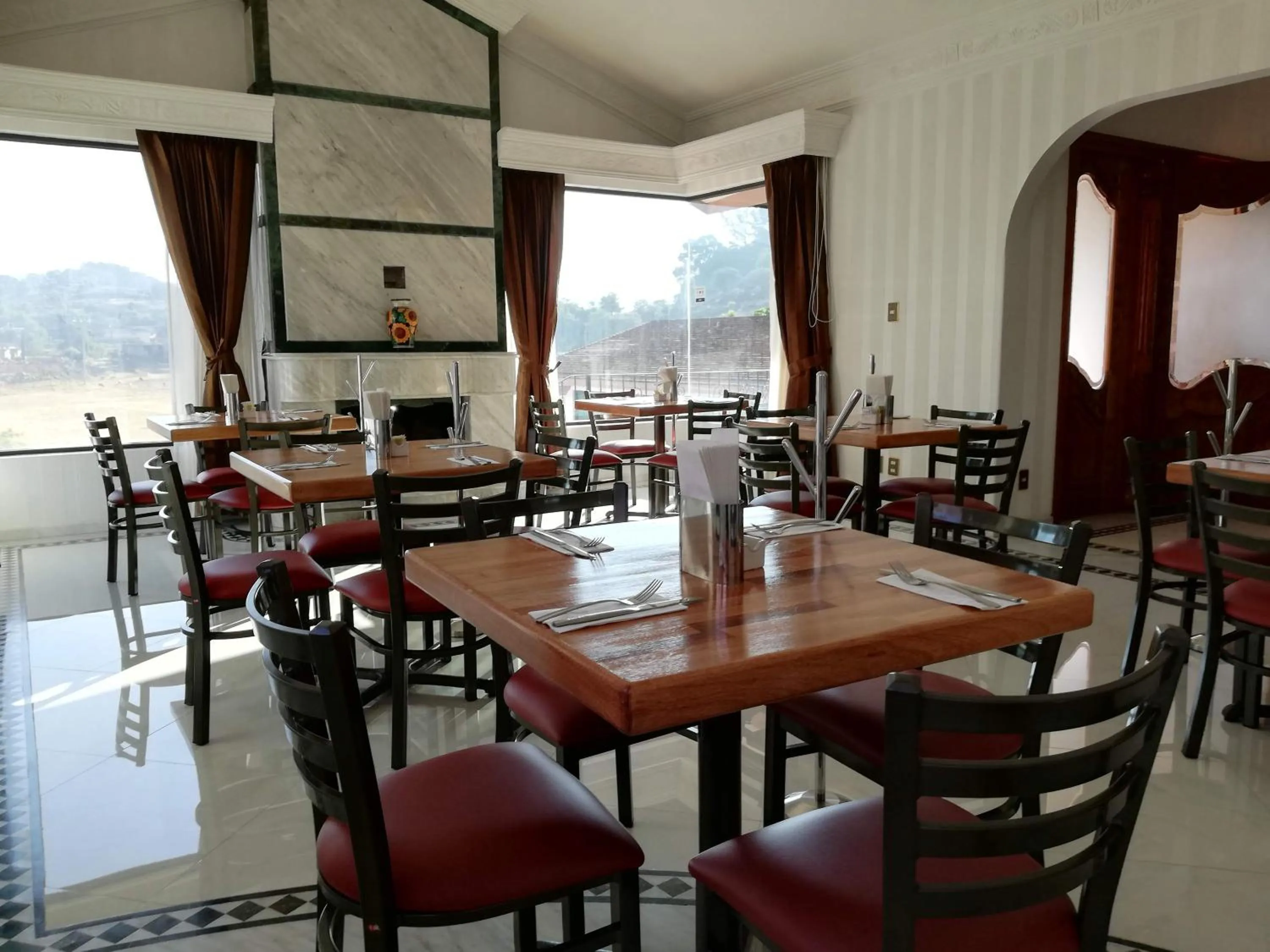 Restaurant/places to eat in Hacienda Maxdá