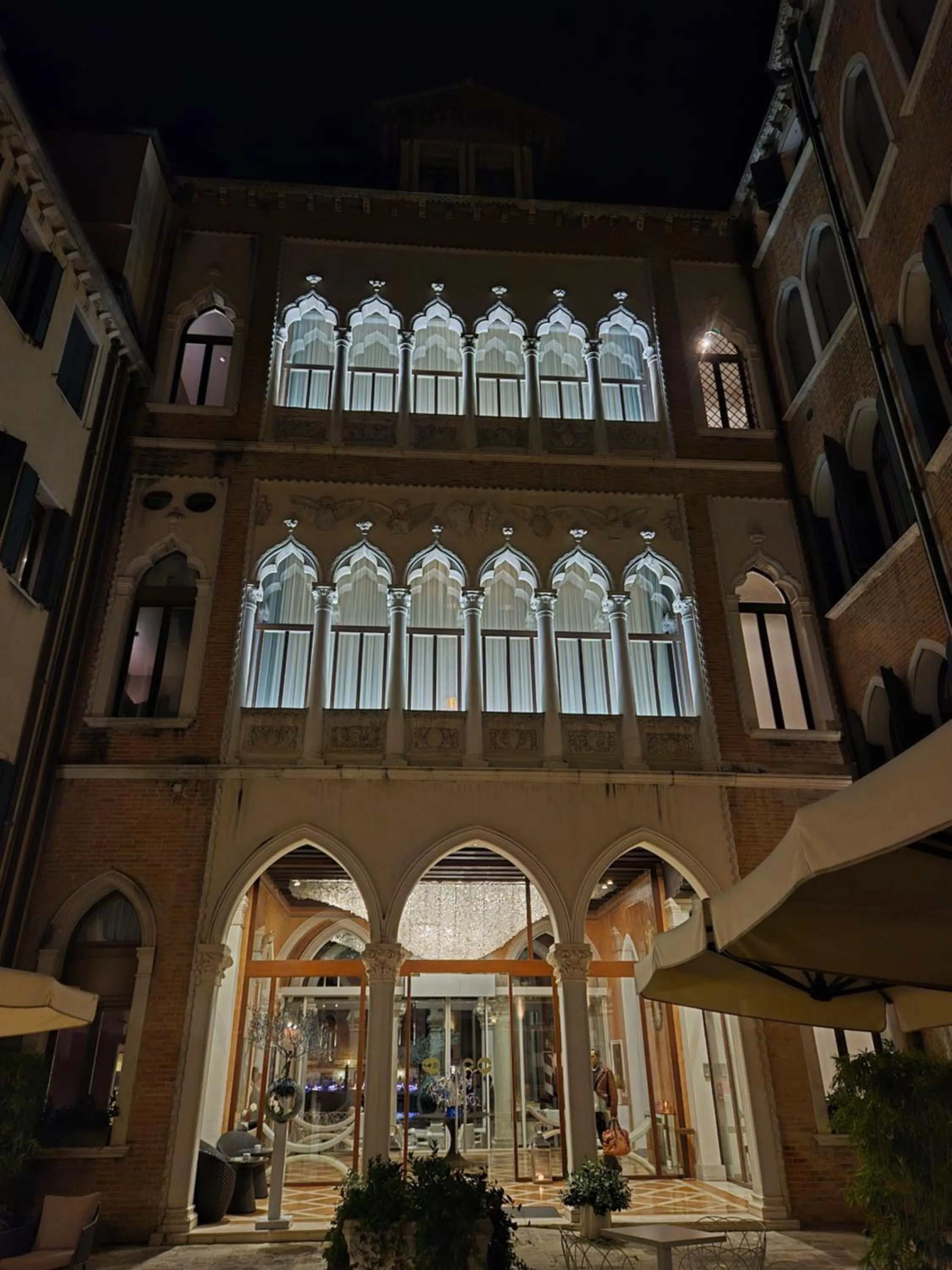 Facade/entrance in Sina Centurion Palace